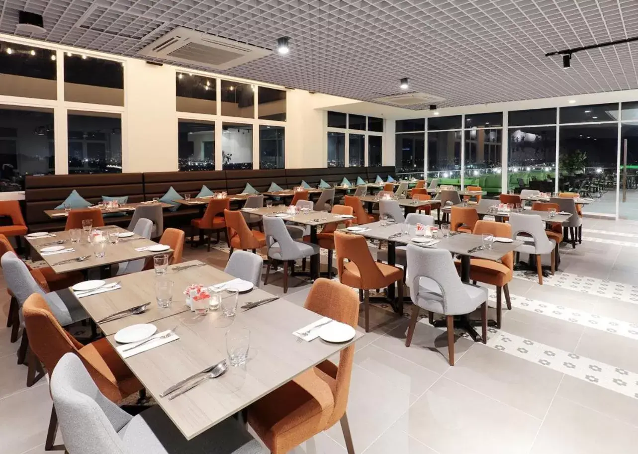 Restaurant/Places to Eat in Amerin Hotel Johor Bahru