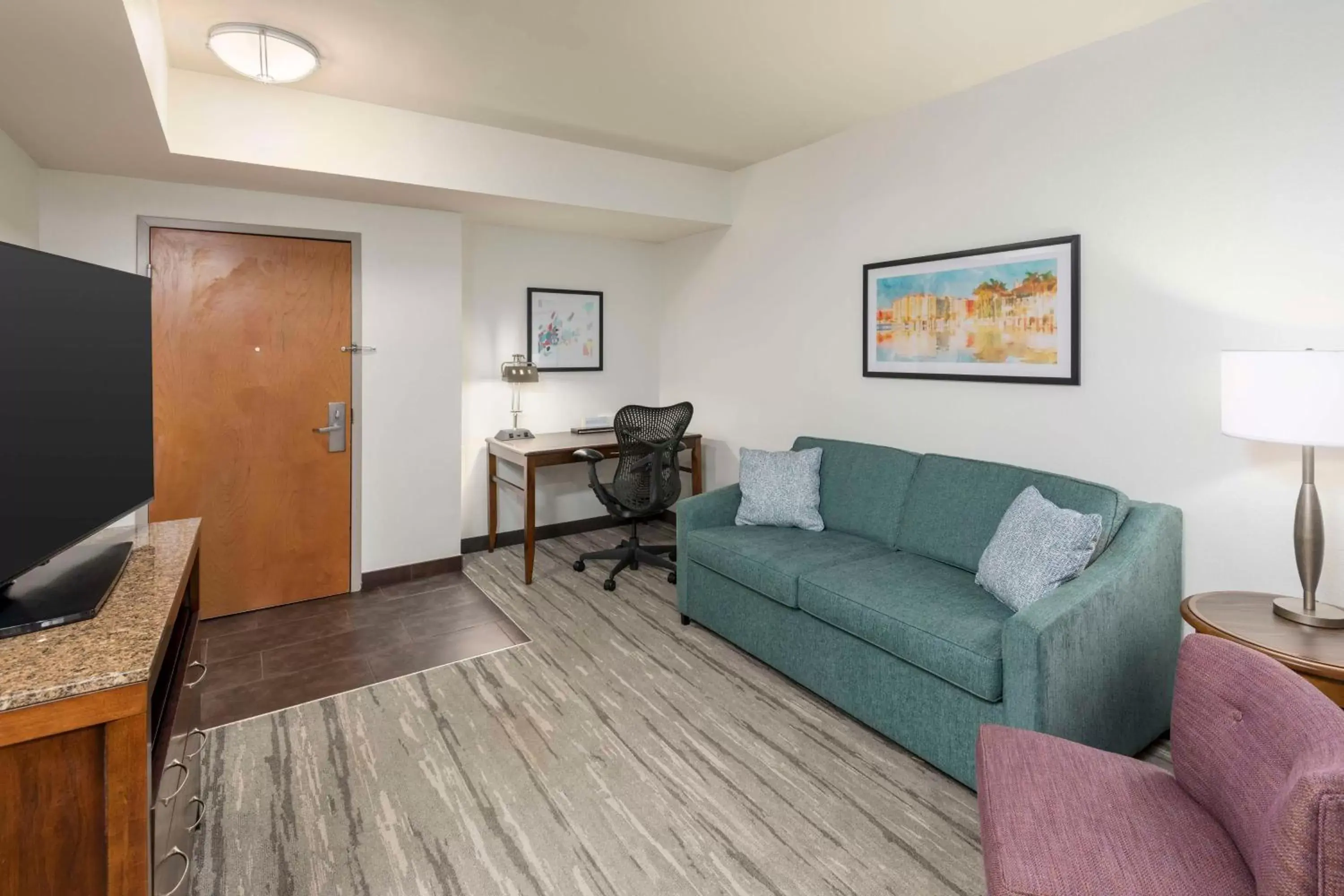 Bedroom, Seating Area in Hilton Garden Inn Boca Raton