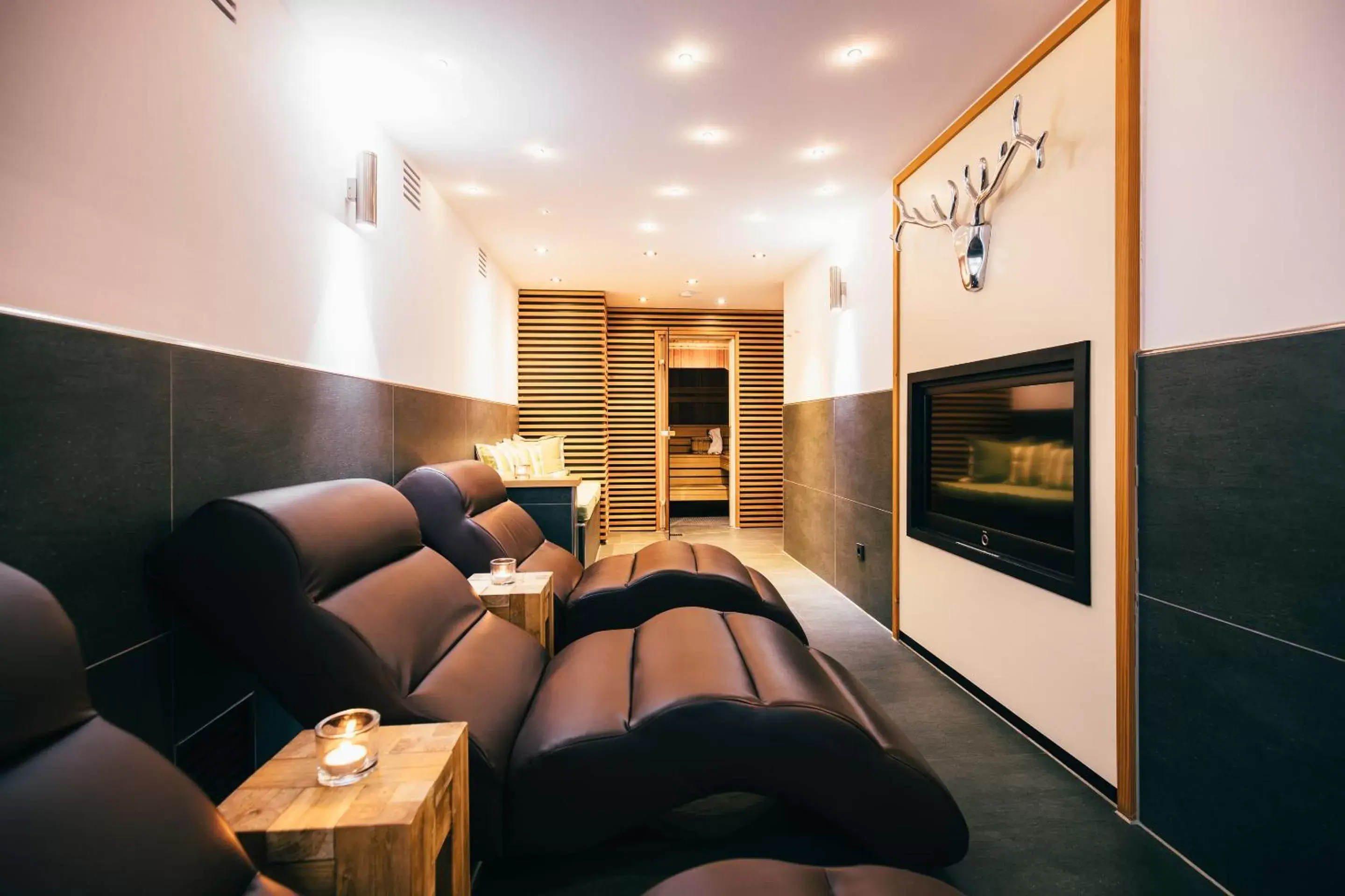 Sauna, Seating Area in Hotel Bayerischer Hof