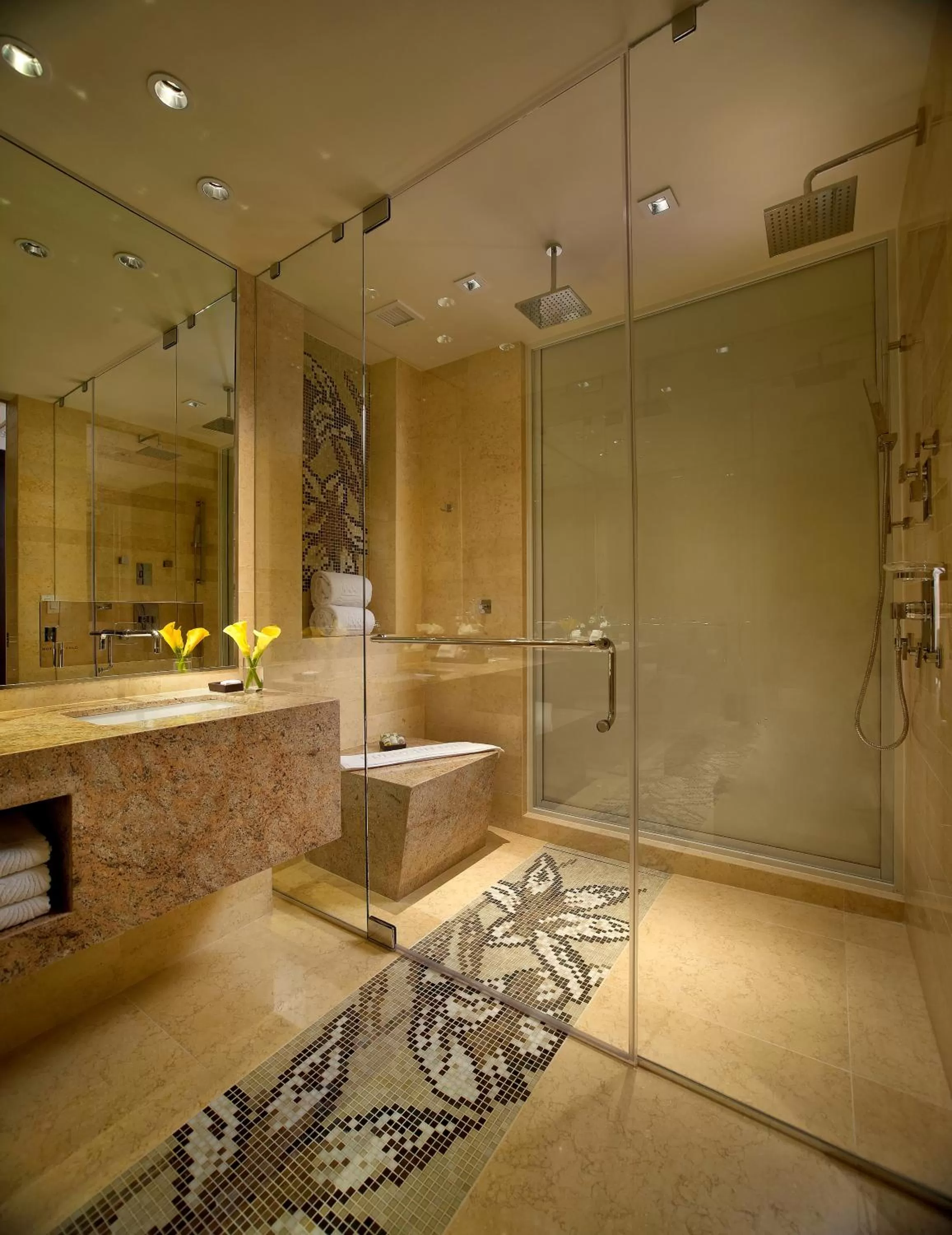 Bathroom in EB Hotel Miami Airport