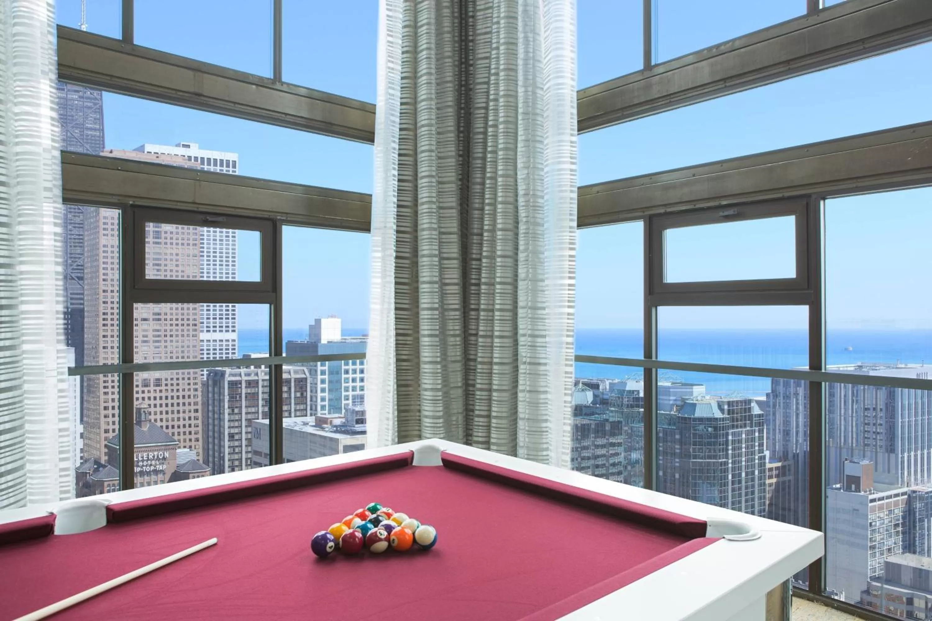 Photo of the whole room in Chicago Marriott Downtown Magnificent Mile