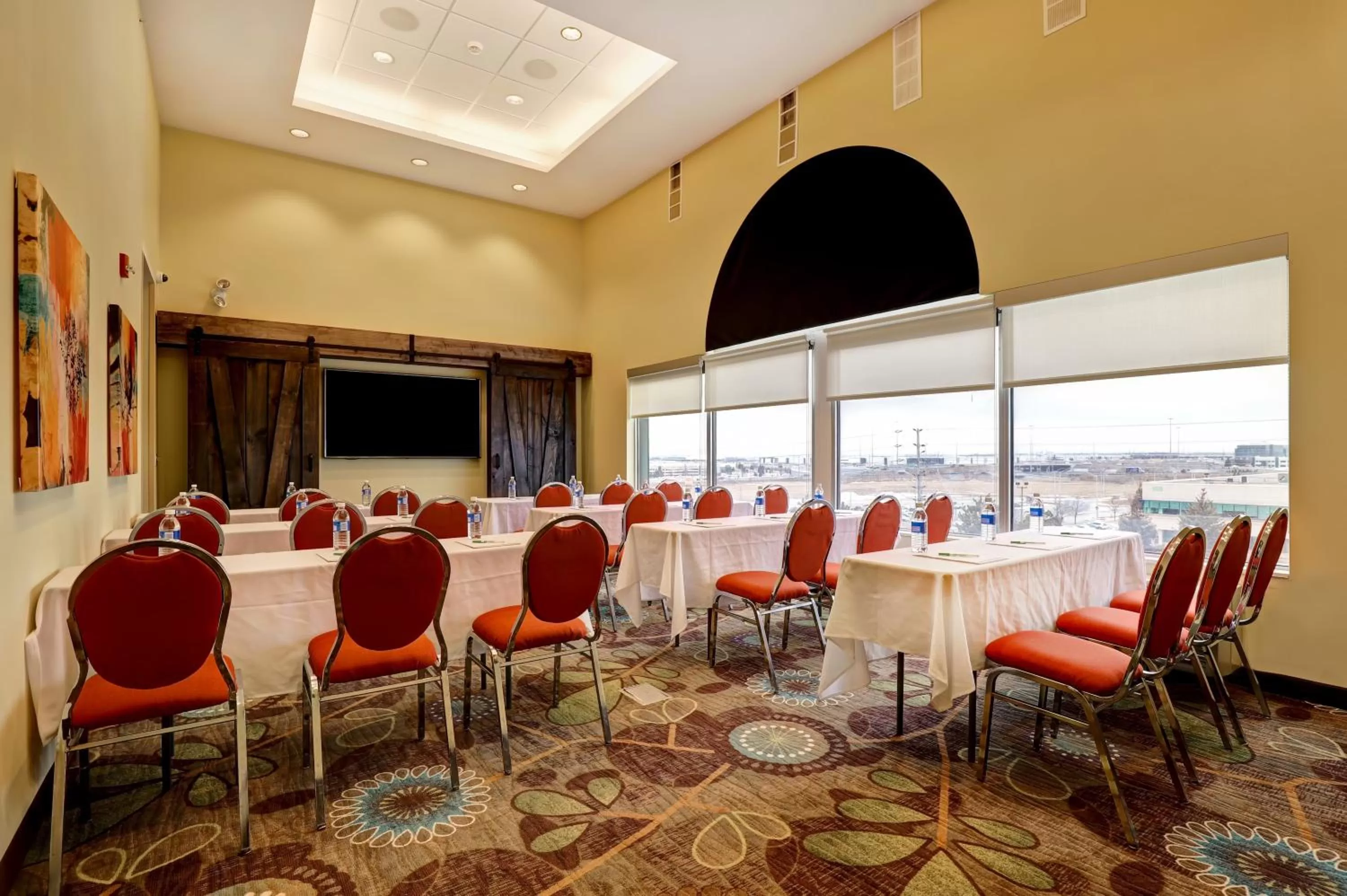 Meeting/conference room in Holiday Inn - Mississauga Toronto West by IHG