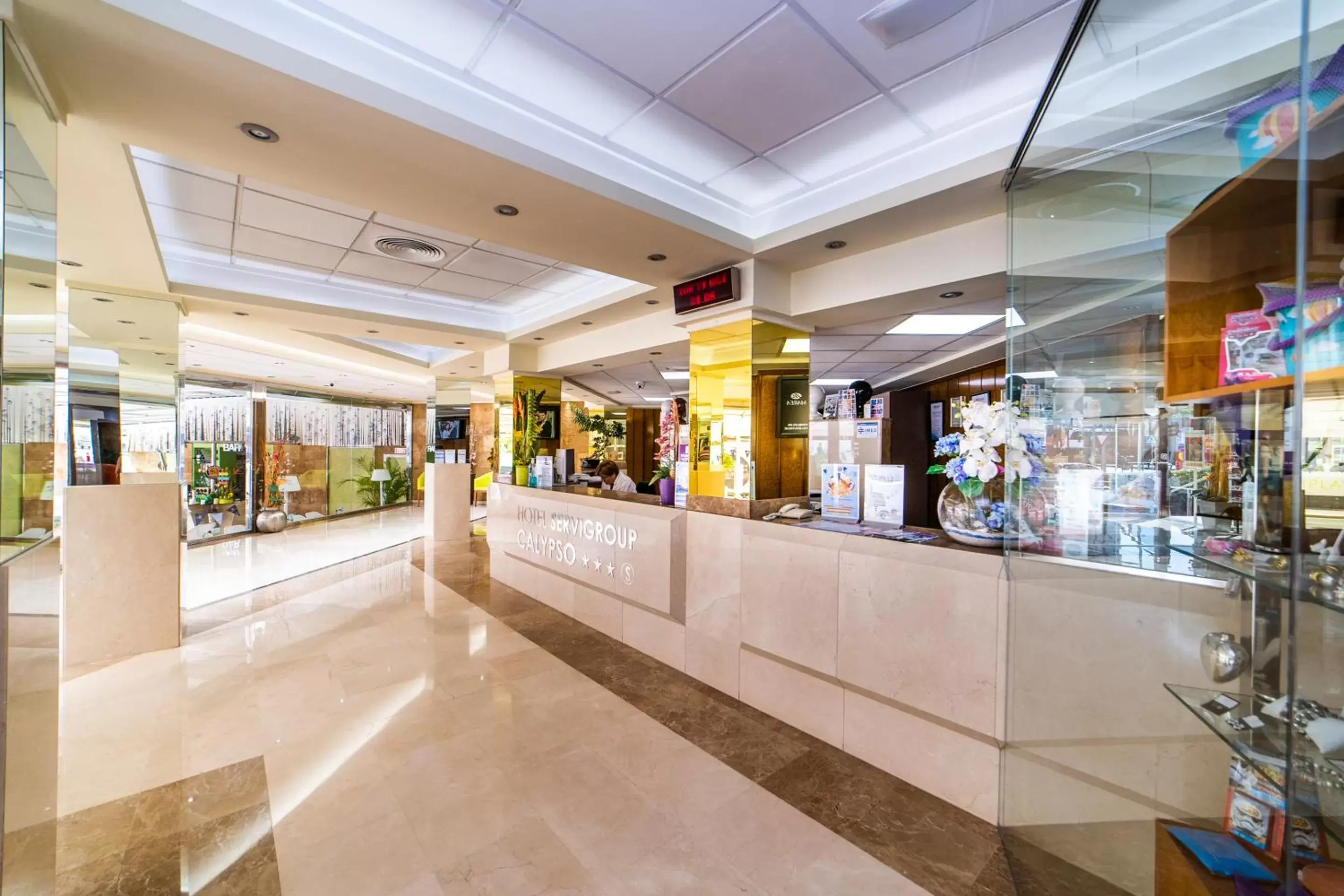 Lobby or reception in Hotel Servigroup Calypso