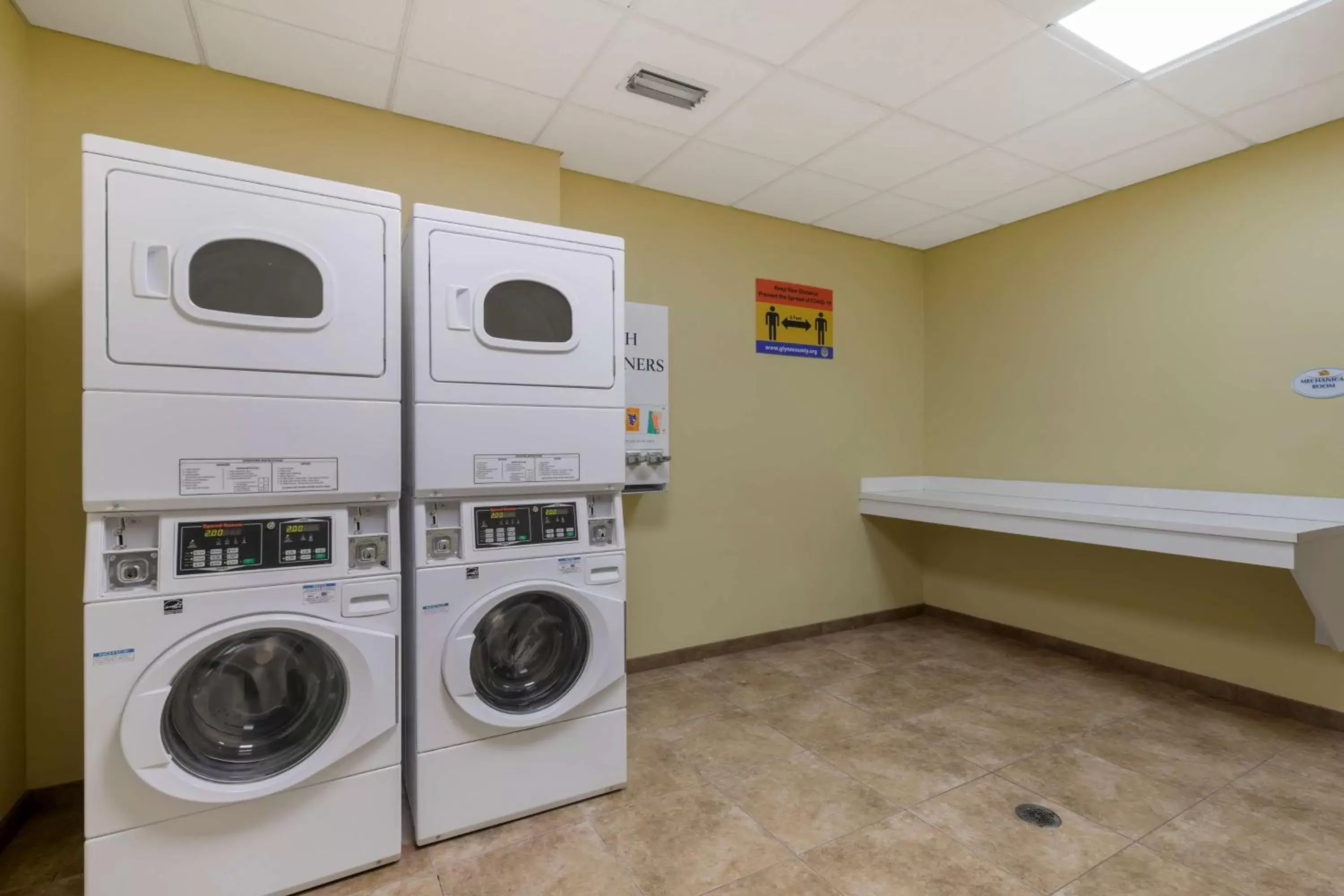 laundry in Best Western Plus Brunswick Inn & Suites