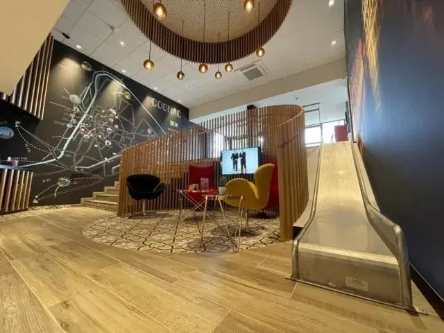 Lobby or reception in Ibis Styles Cognac