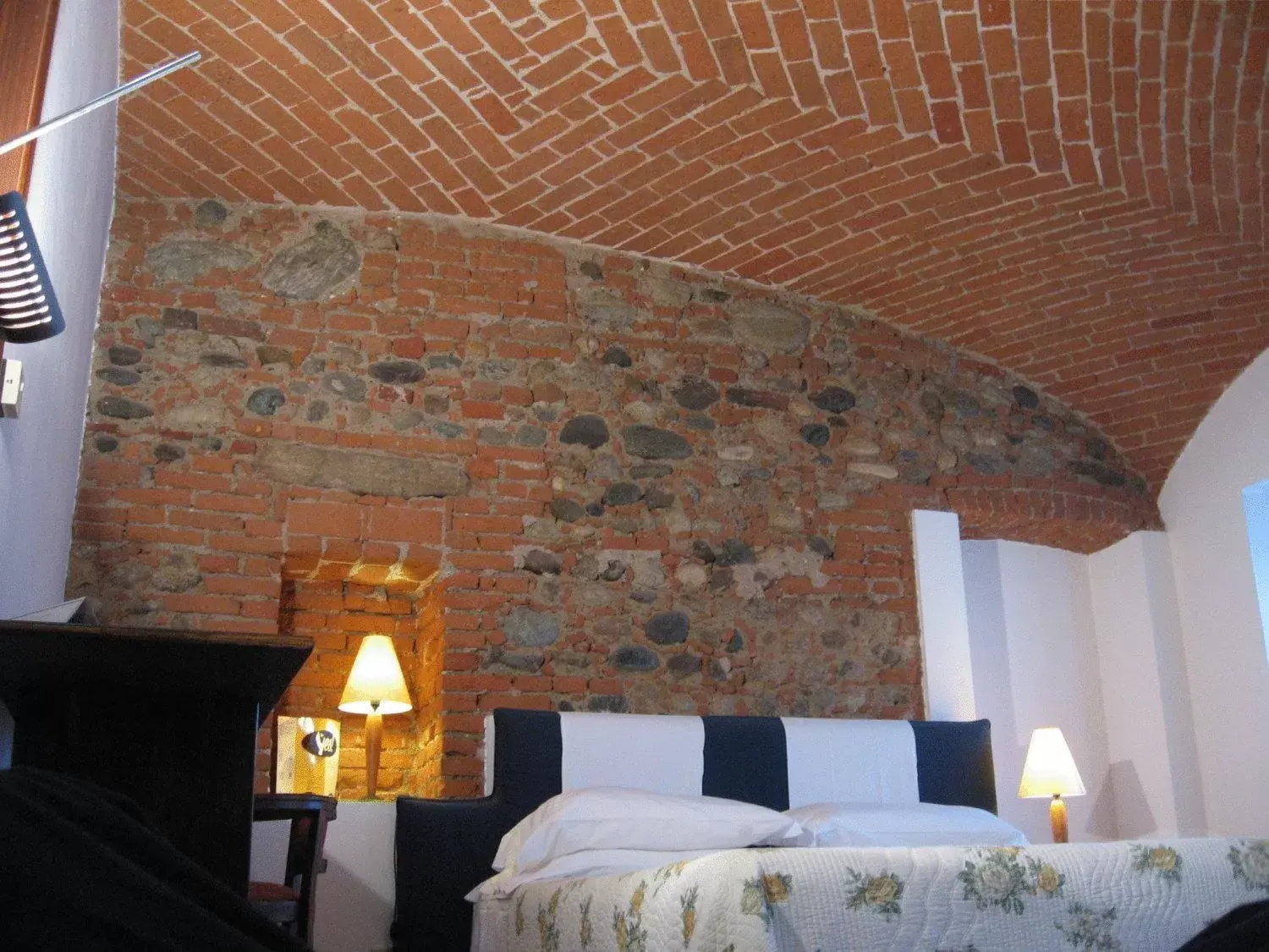 Photo of the whole room, Bed in Residenza Del Lago