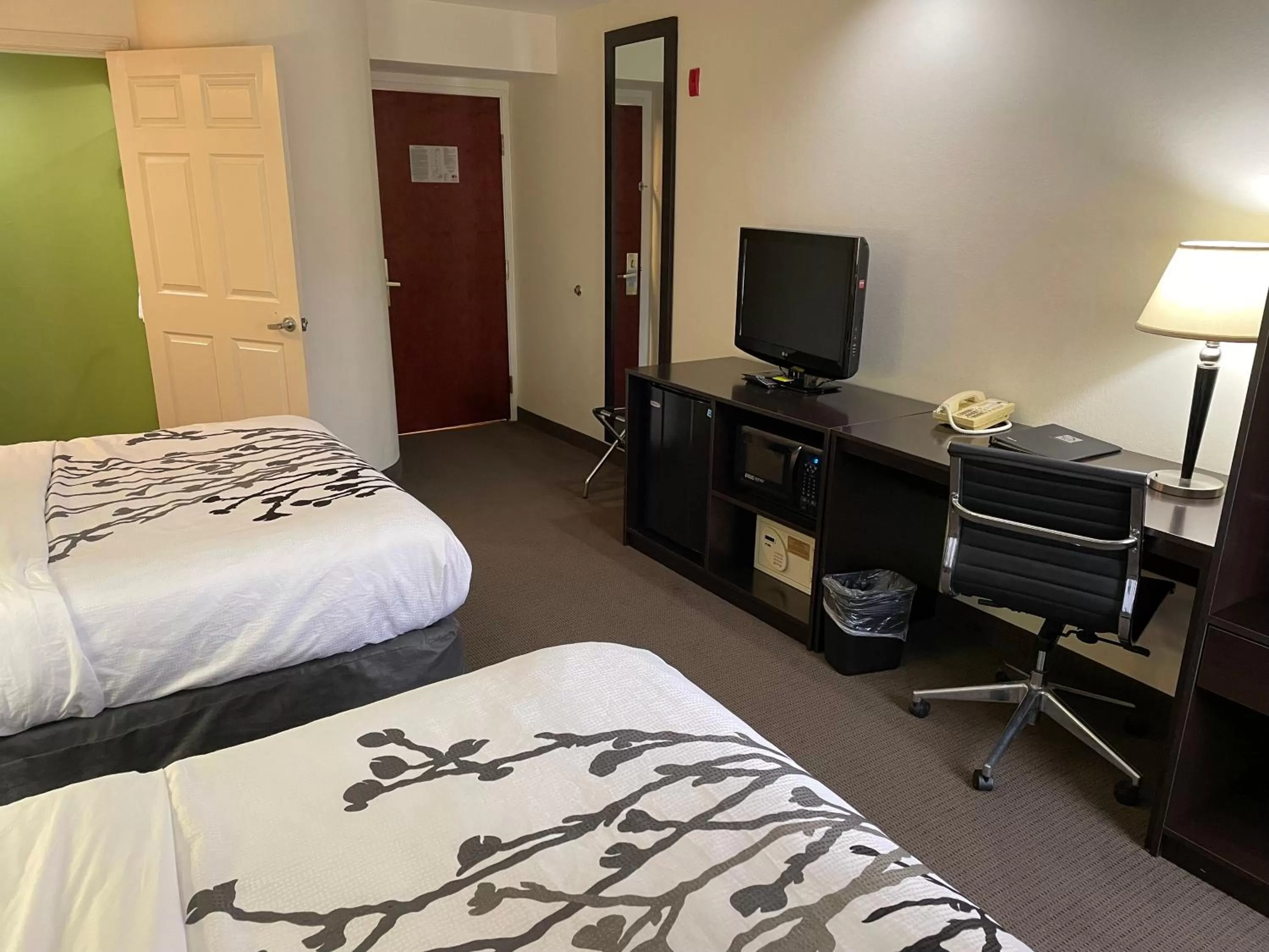 Bed in Sleep Inn Raleigh Durham Airport