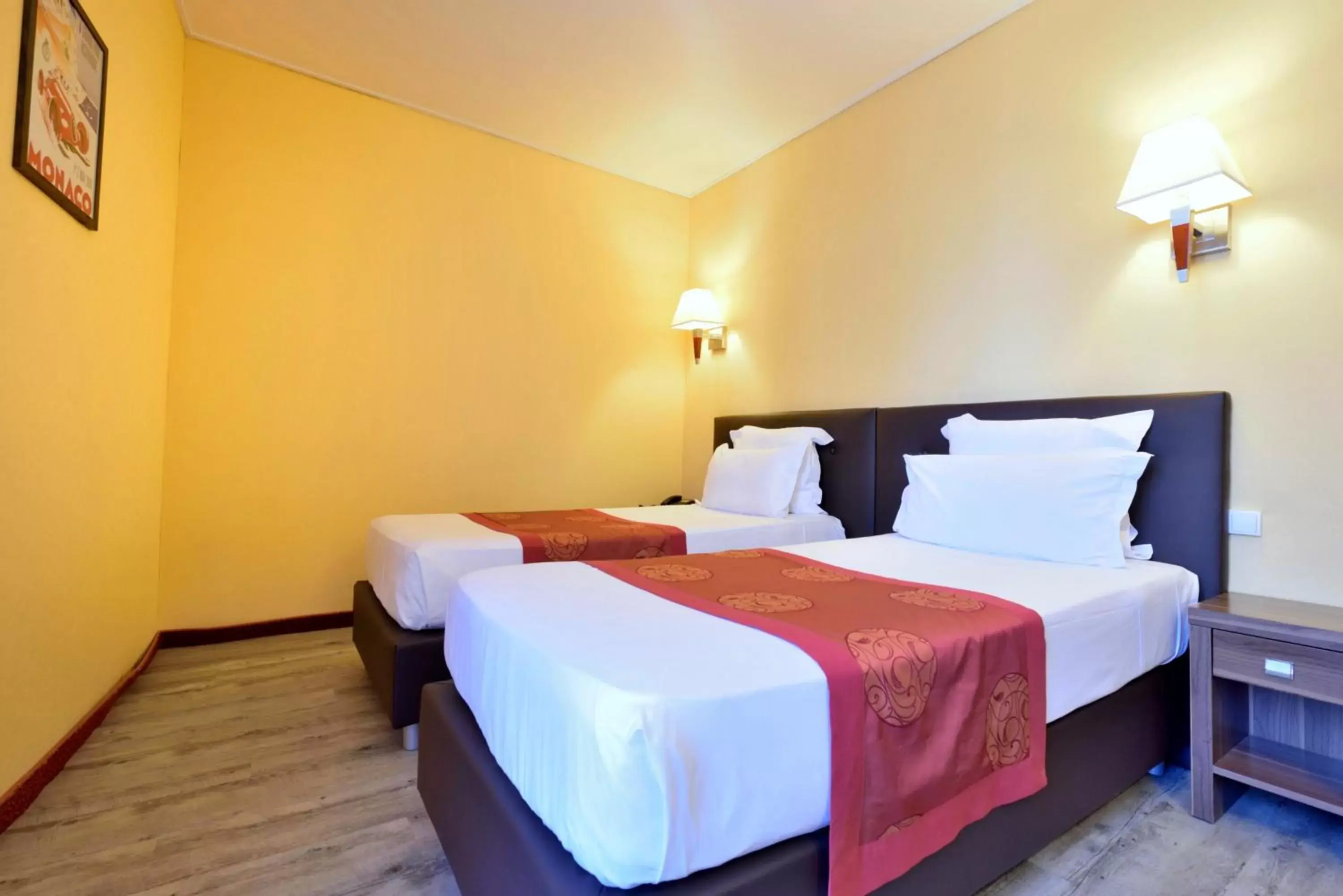 Superior Twin Room with Balcony in Hotel Capitole