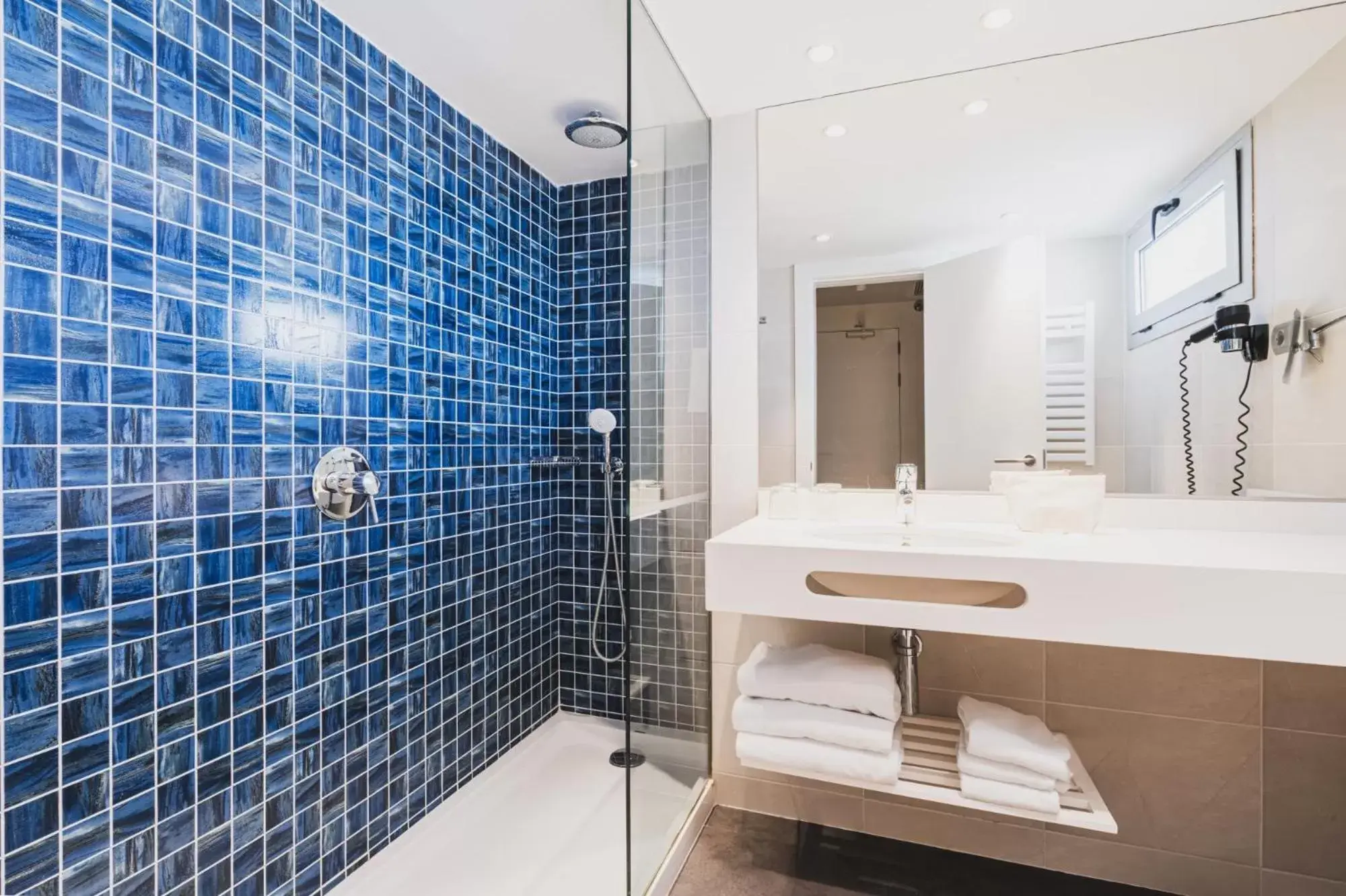 Bathroom in Blaumar Hotel Bathroom in Blaumar Hotel