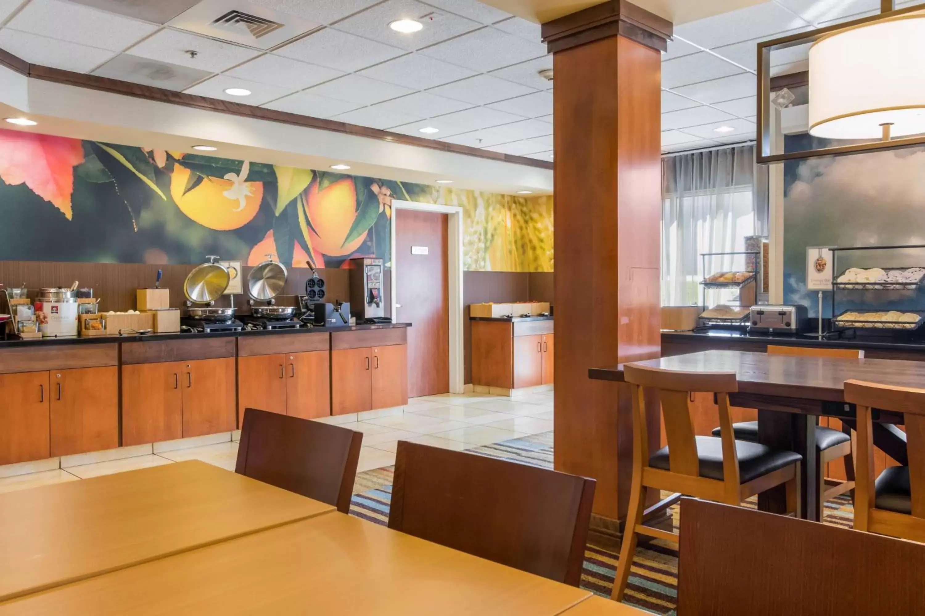 Breakfast, Restaurant/Places to Eat in Fairfield Inn & Suites Columbia