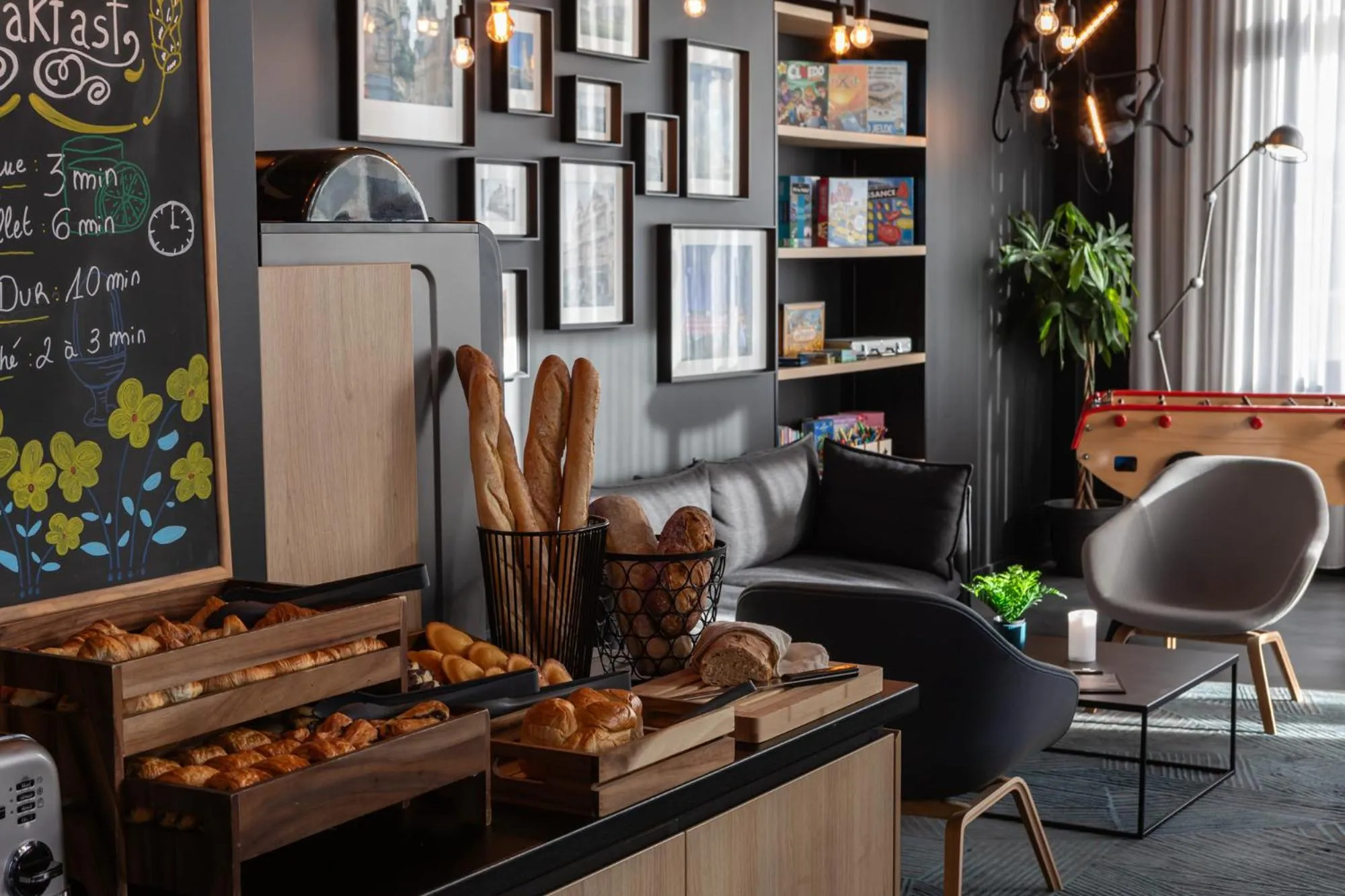 Food and drinks in Campanile Caen Centre Gare