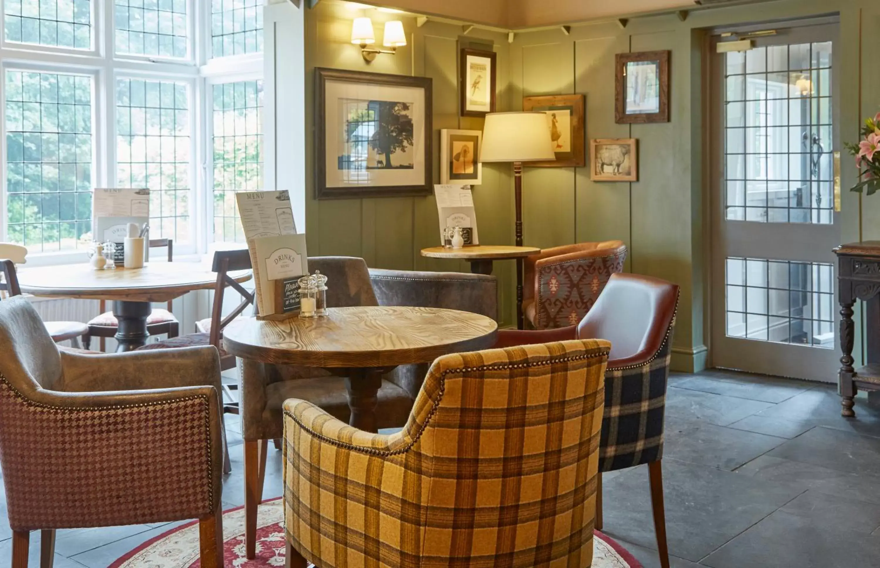 Restaurant/places to eat, Lounge/Bar in Dartbridge Inn by Greene King Inns