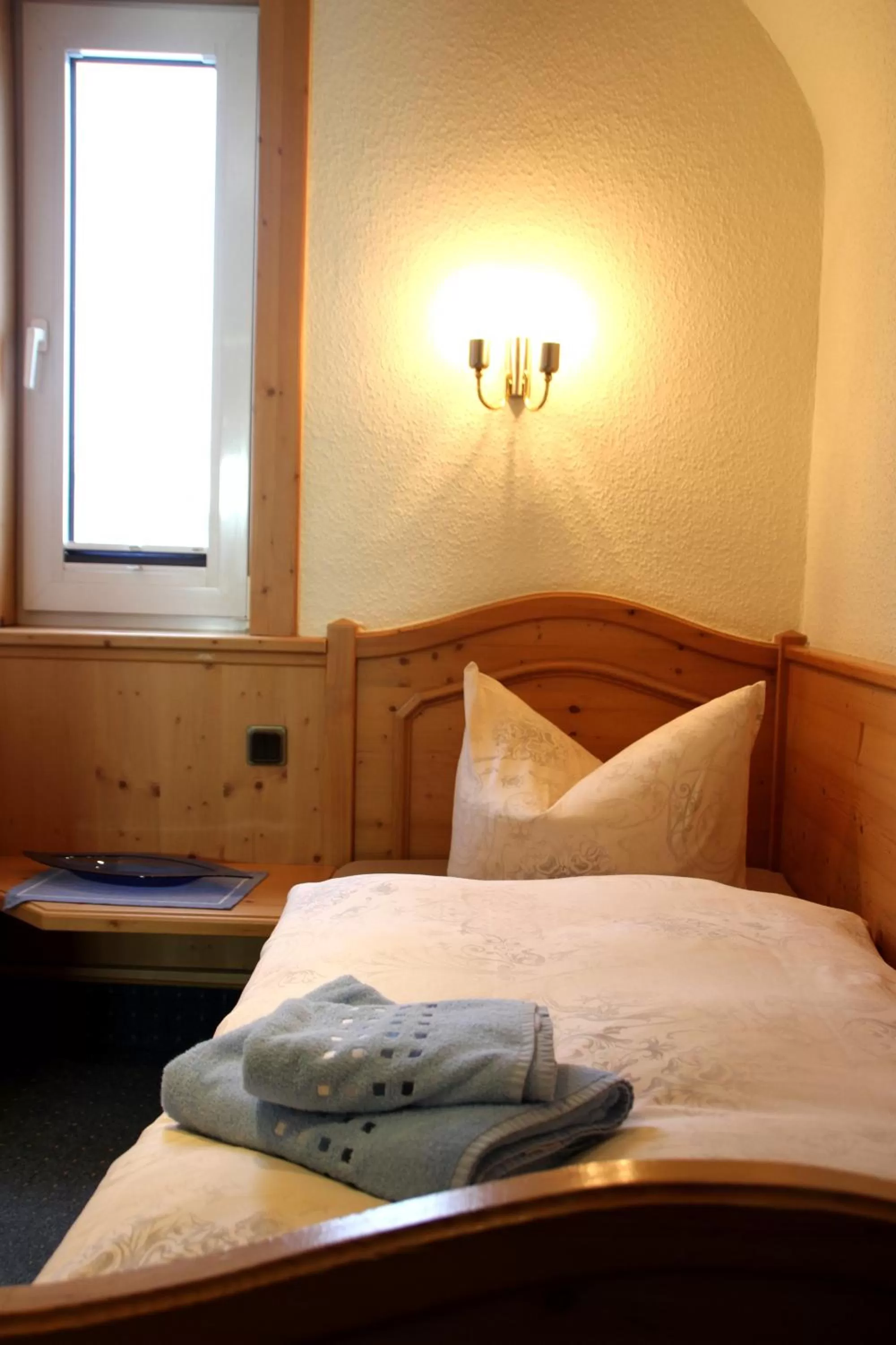 Bedroom, Bed in Vergissmeinnicht