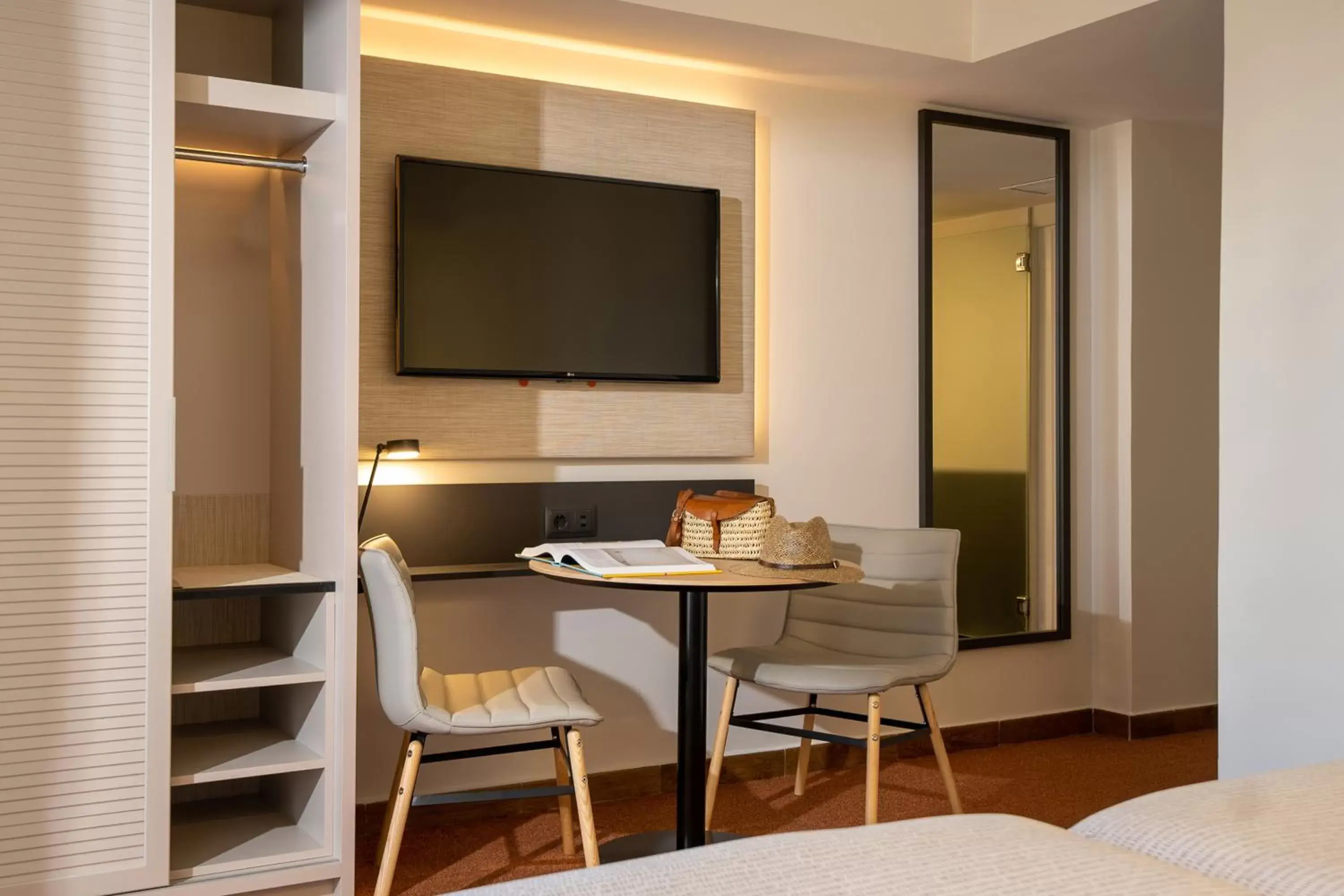 TV and multimedia, TV/Entertainment Center in INNSiDE by Meliá Costablanca - Adults Only from 16