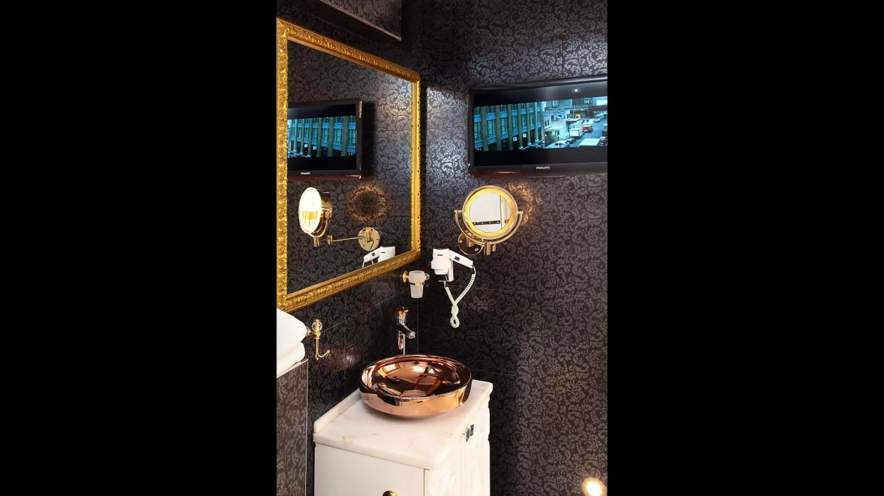 Decorative detail, Bathroom in Sultan Tughra Hotel