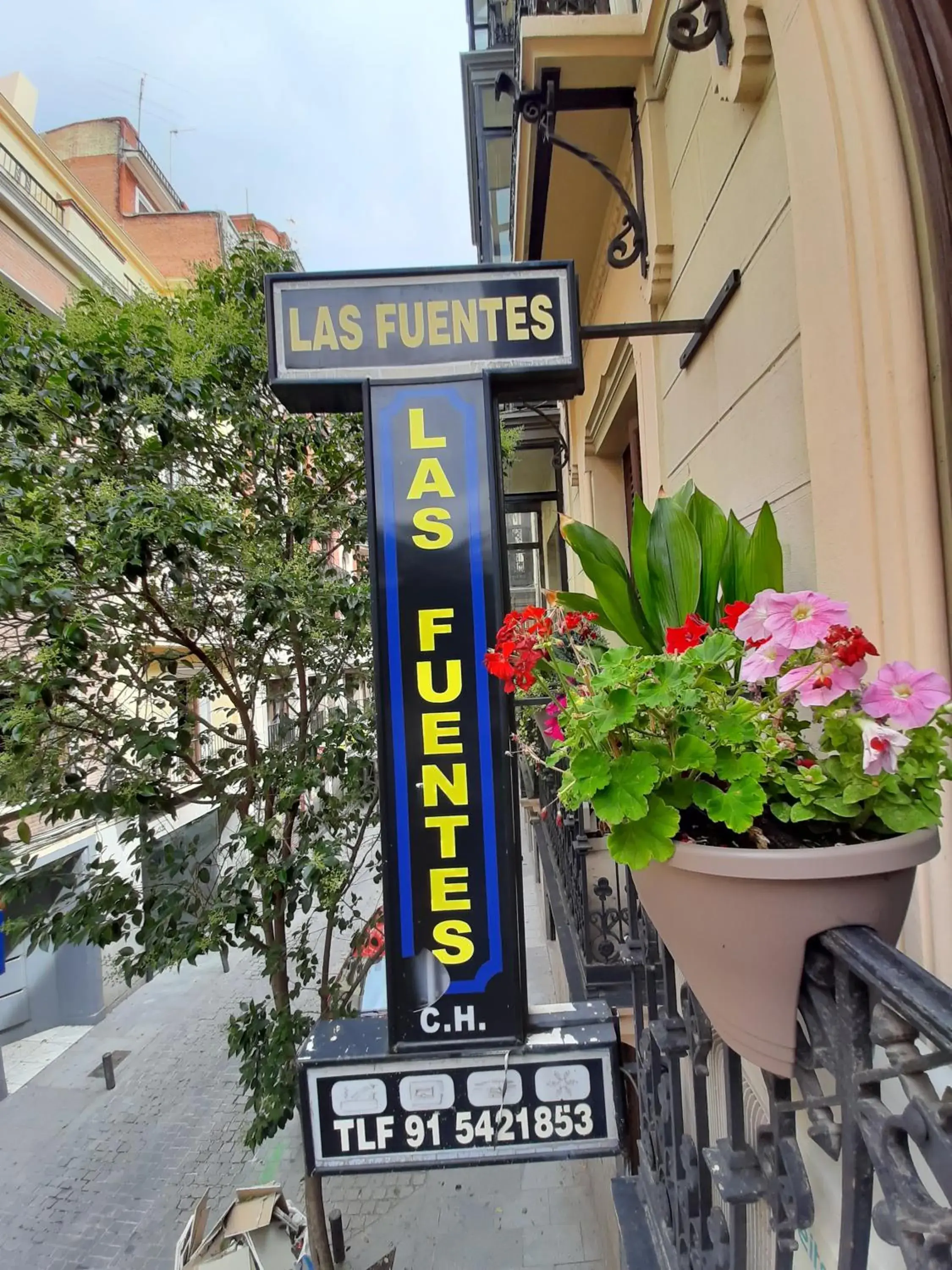 Property Logo/Sign in Hostal Las Fuentes
