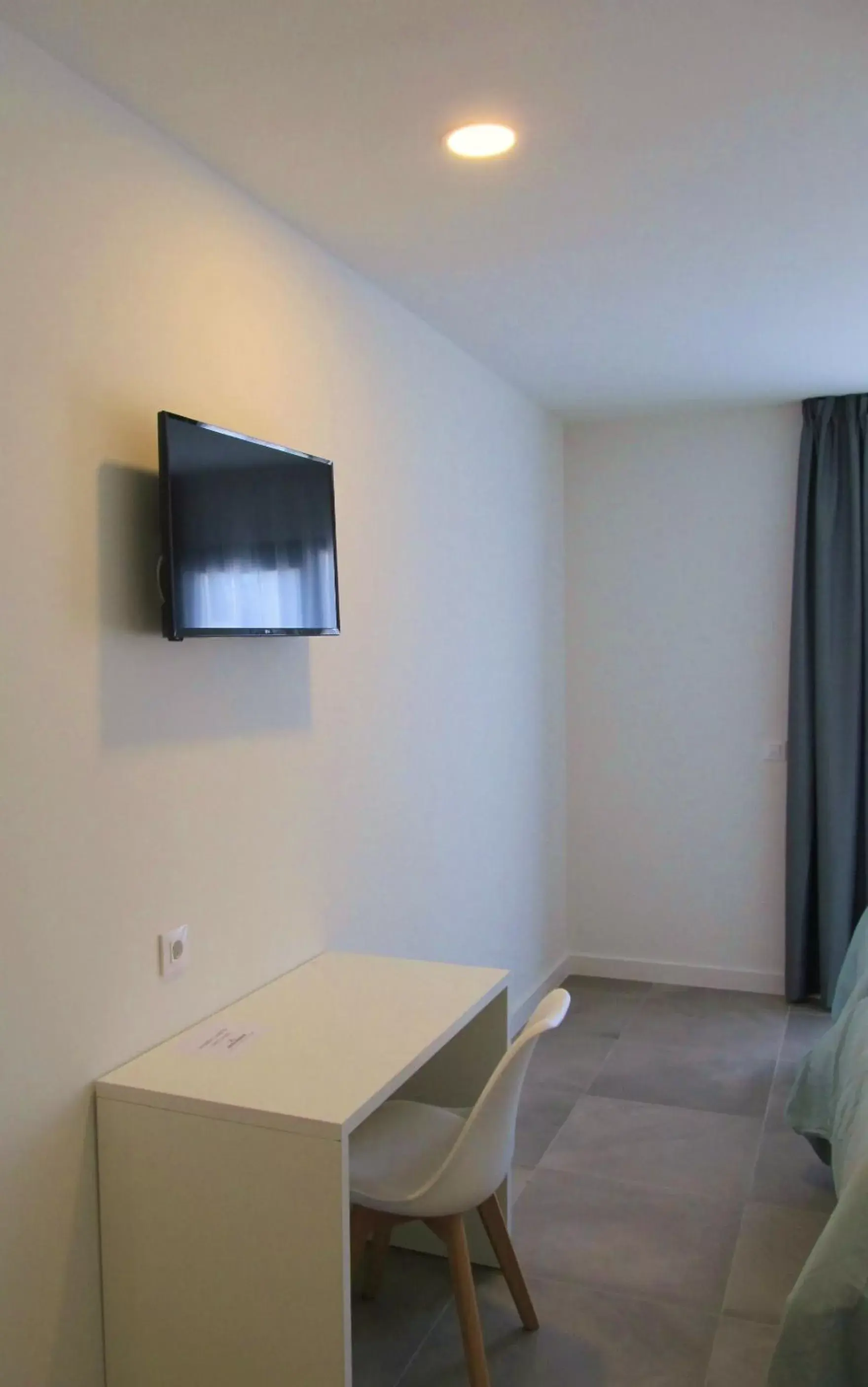 Bedroom, TV/Entertainment Center in Hotel Gran Sol De Extremadura