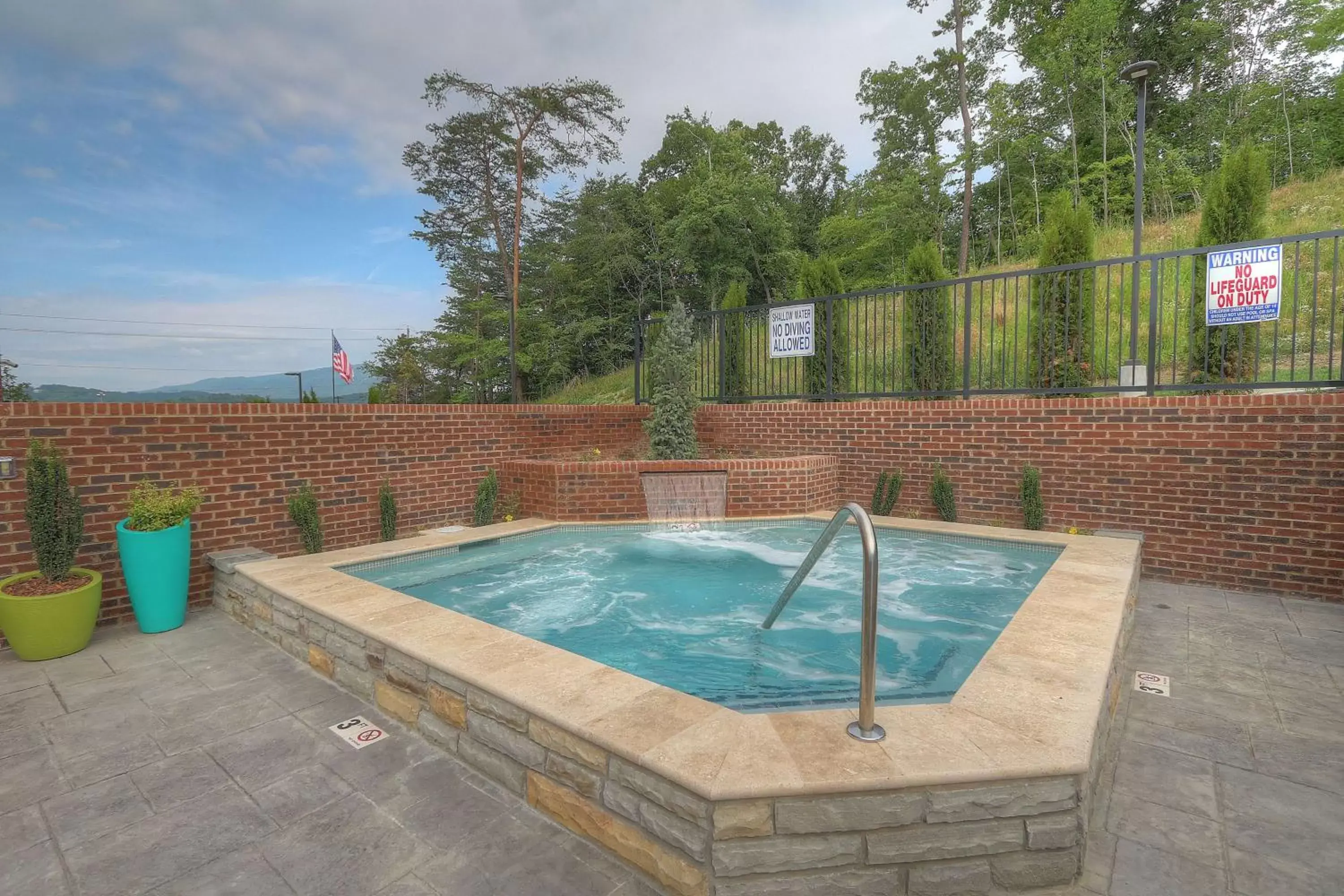 Hot Tub, Swimming Pool in Hilton Garden Inn Pigeon Forge