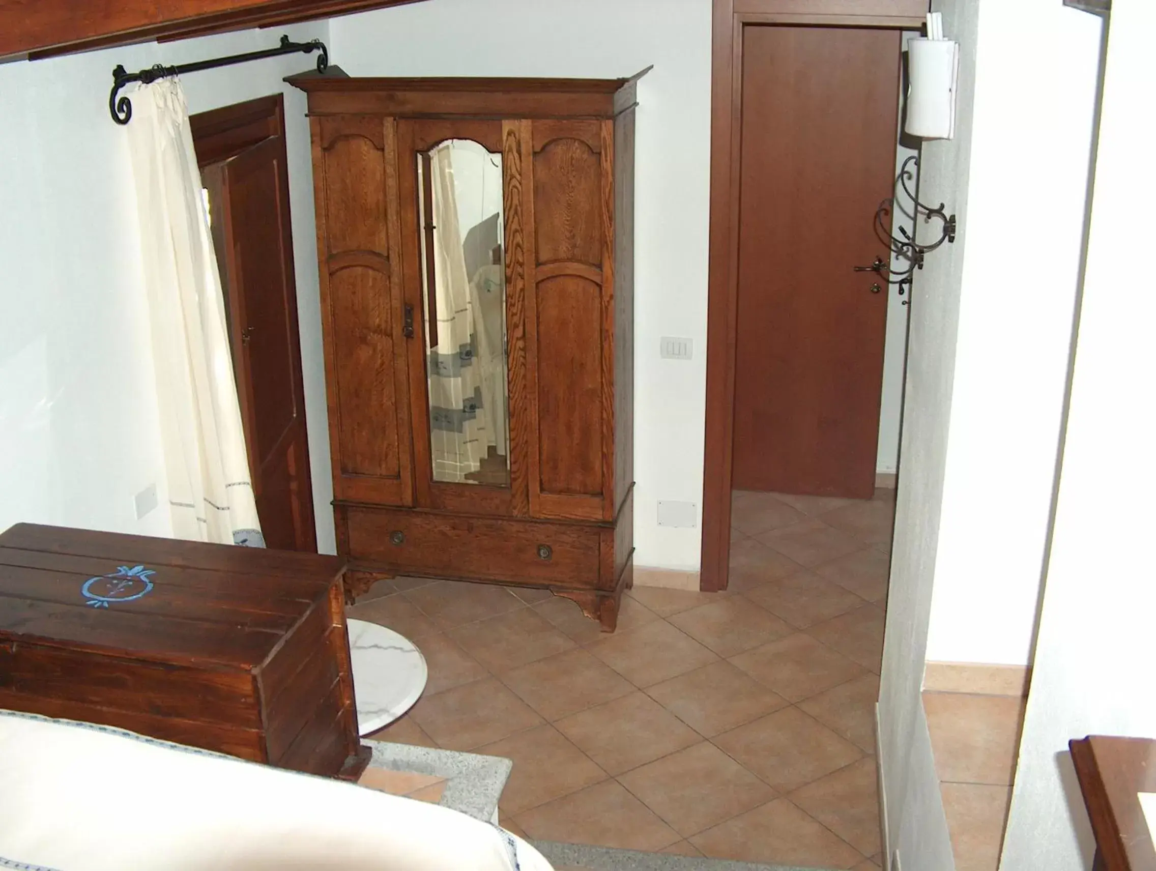 Decorative detail, Bathroom in Guest House Il Giardino Segreto
