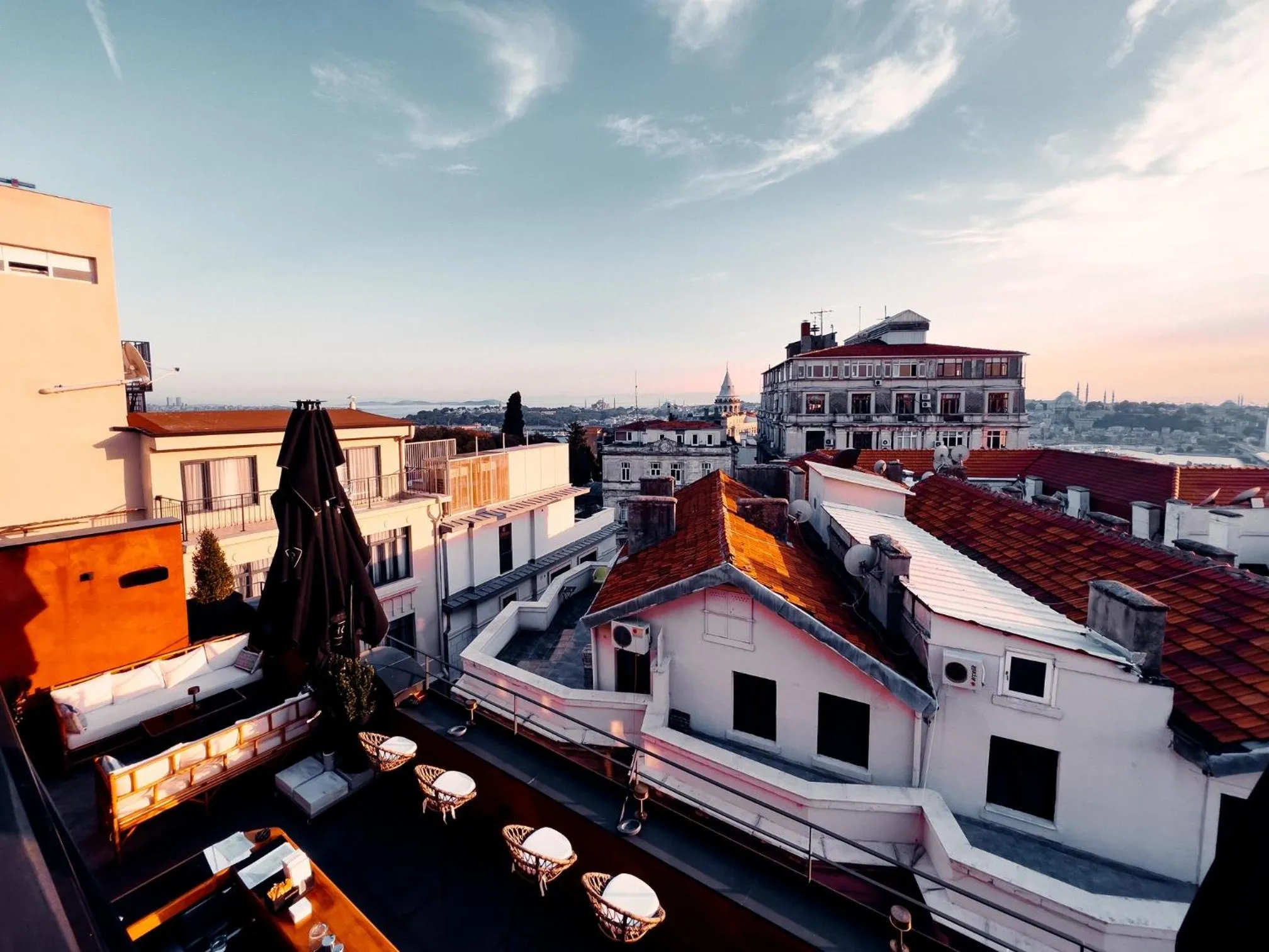 Restaurant/places to eat in RUZ Hotels