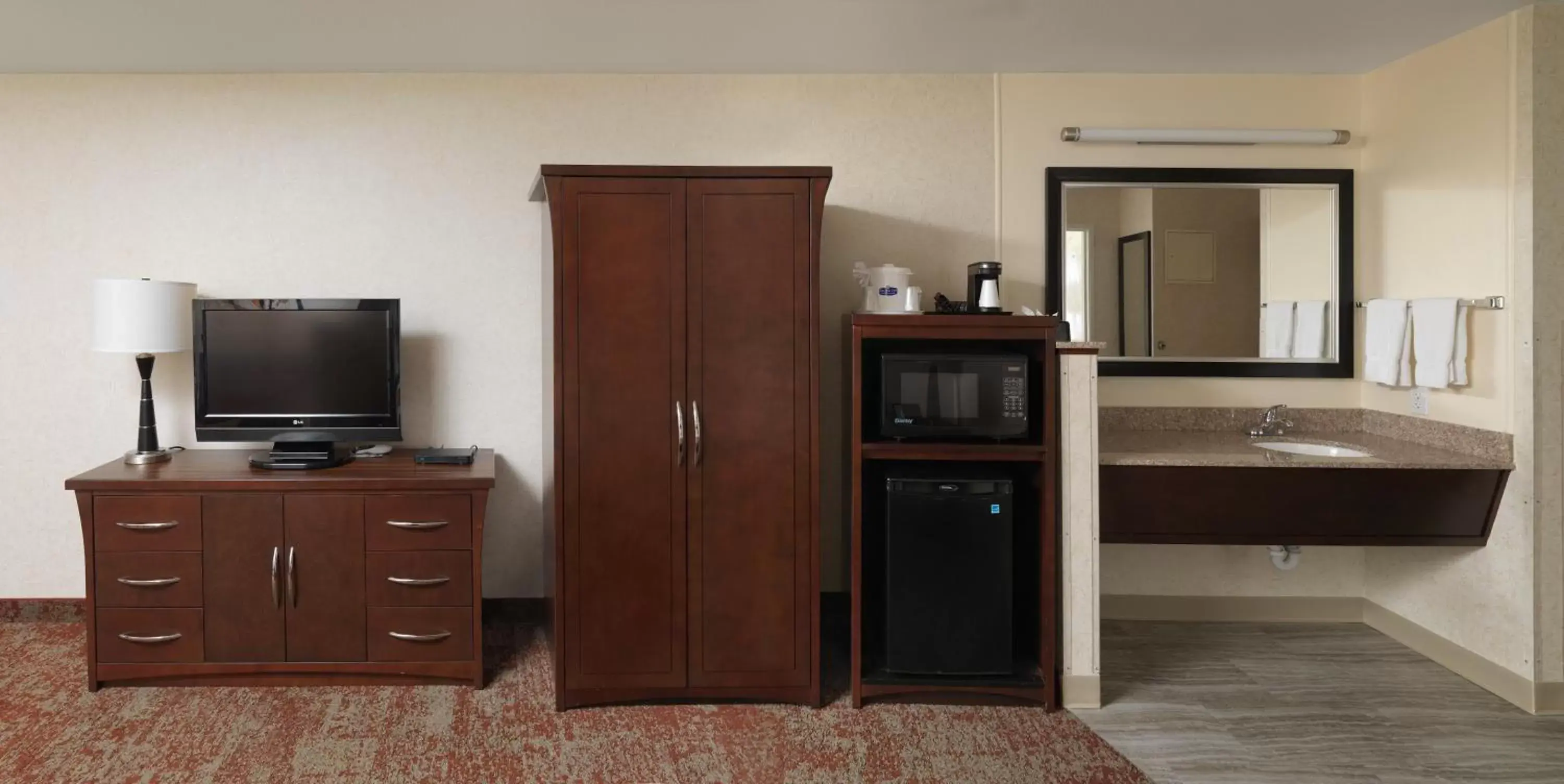 TV/Entertainment Center in Crystal Inn Hotel & Suites - Salt Lake City