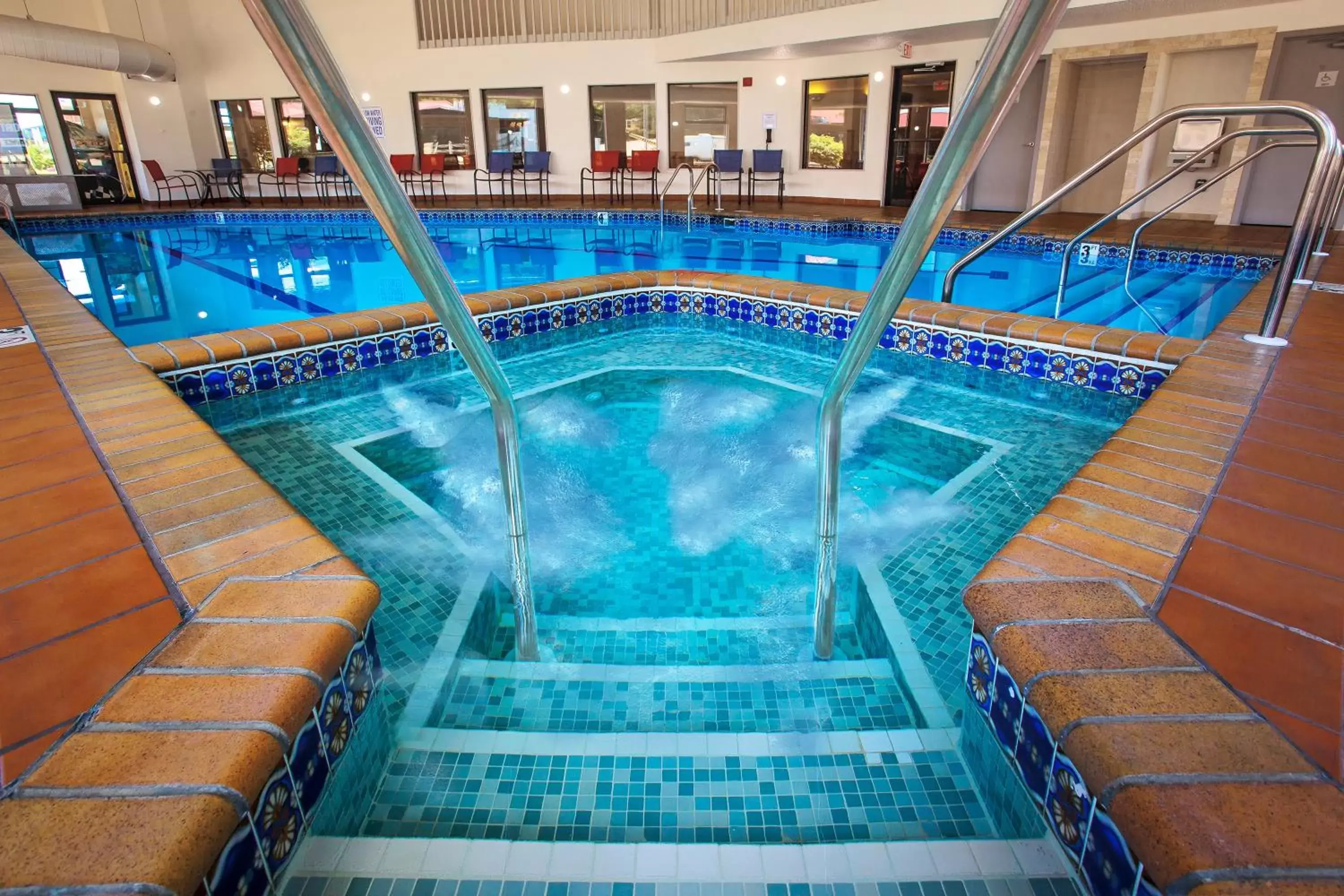 Hot Tub, Swimming Pool in Natura Treescape Resort