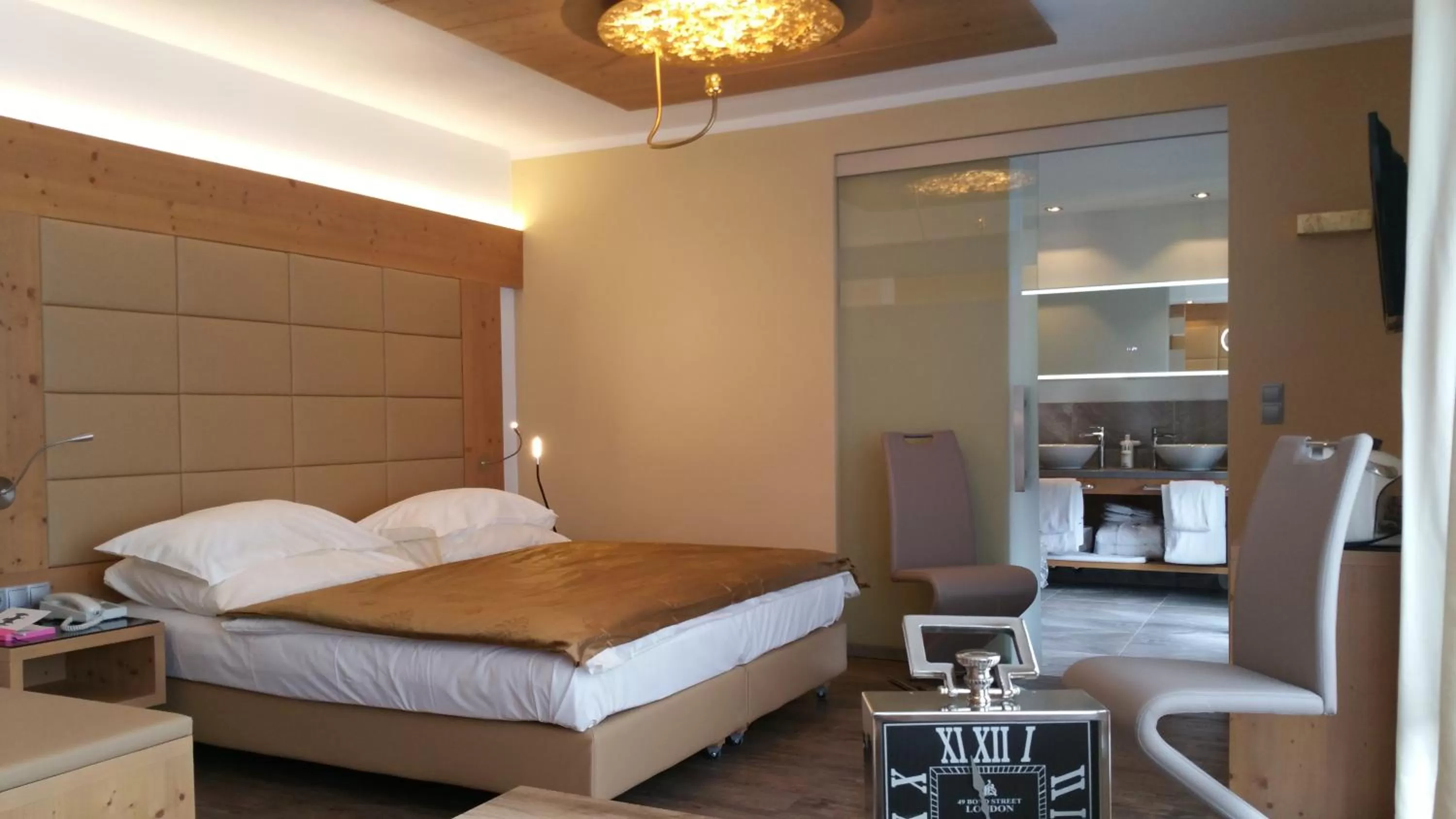 Photo of the whole room, Bed in Hotel Vergeiner