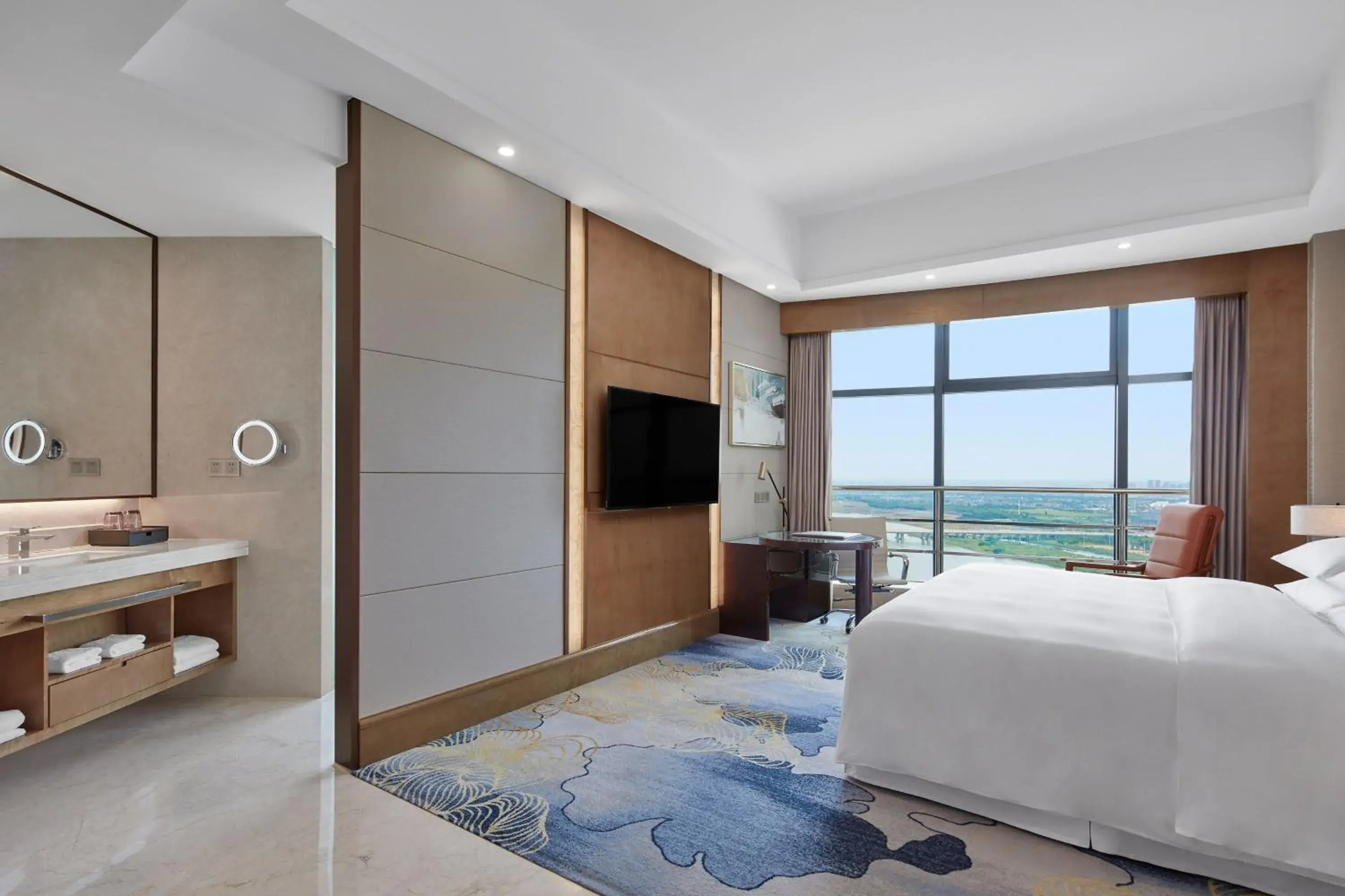 Deluxe Room with King-bed in Sheraton Shaoxing Shangyu Deluxe Room with King-bed in Sheraton Shaoxing Shangyu