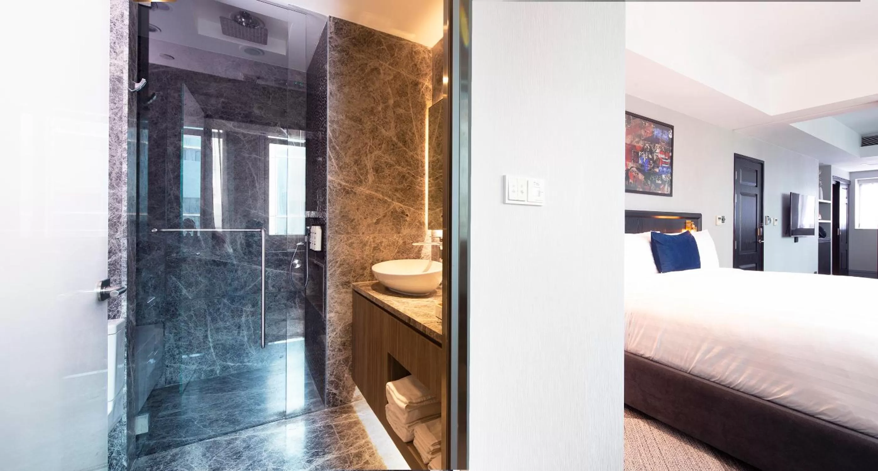 Bathroom, Bed in Ovolo Central