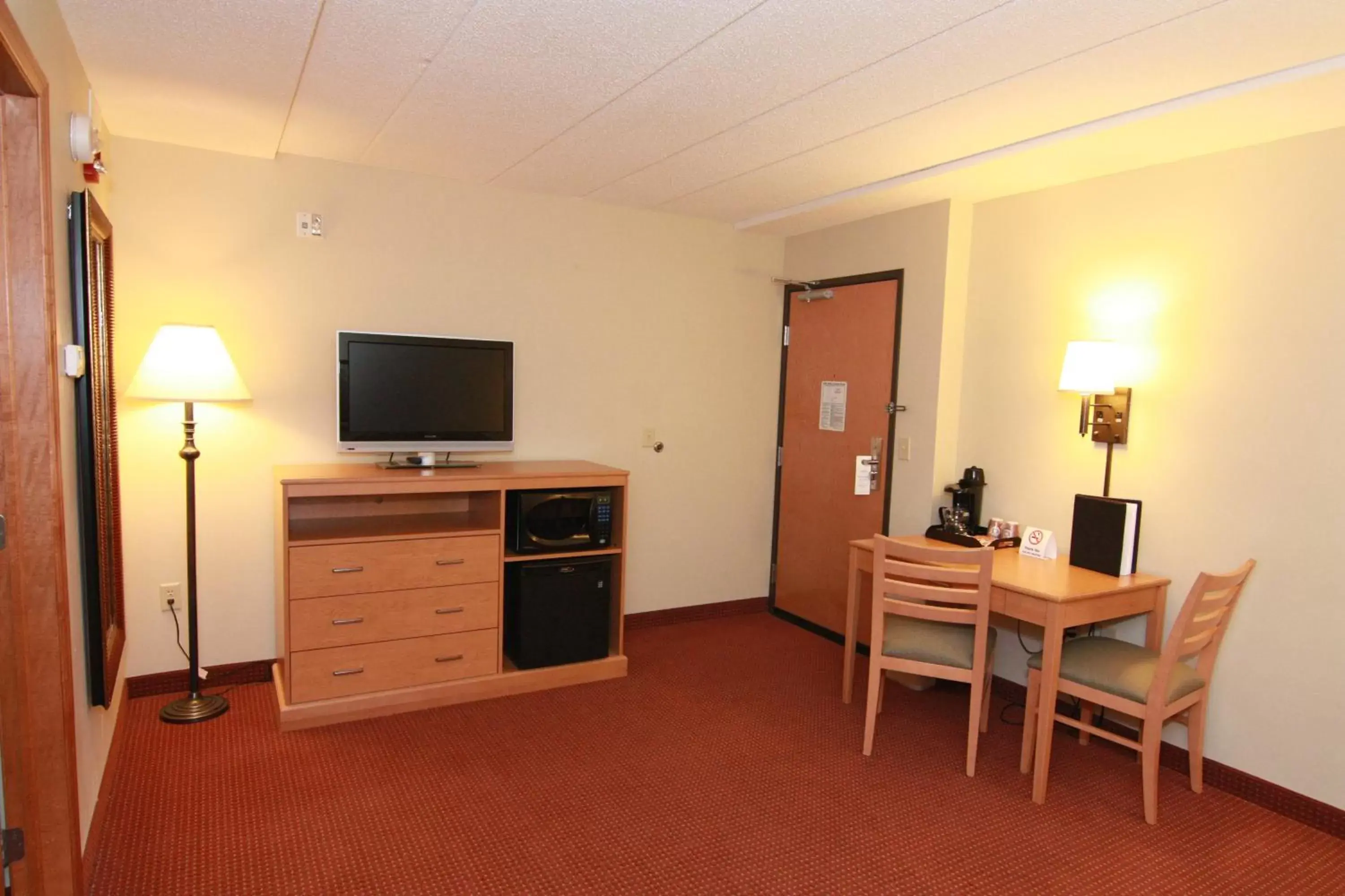 TV/Entertainment Center in AmeriVu Inn and Suites - Waconia