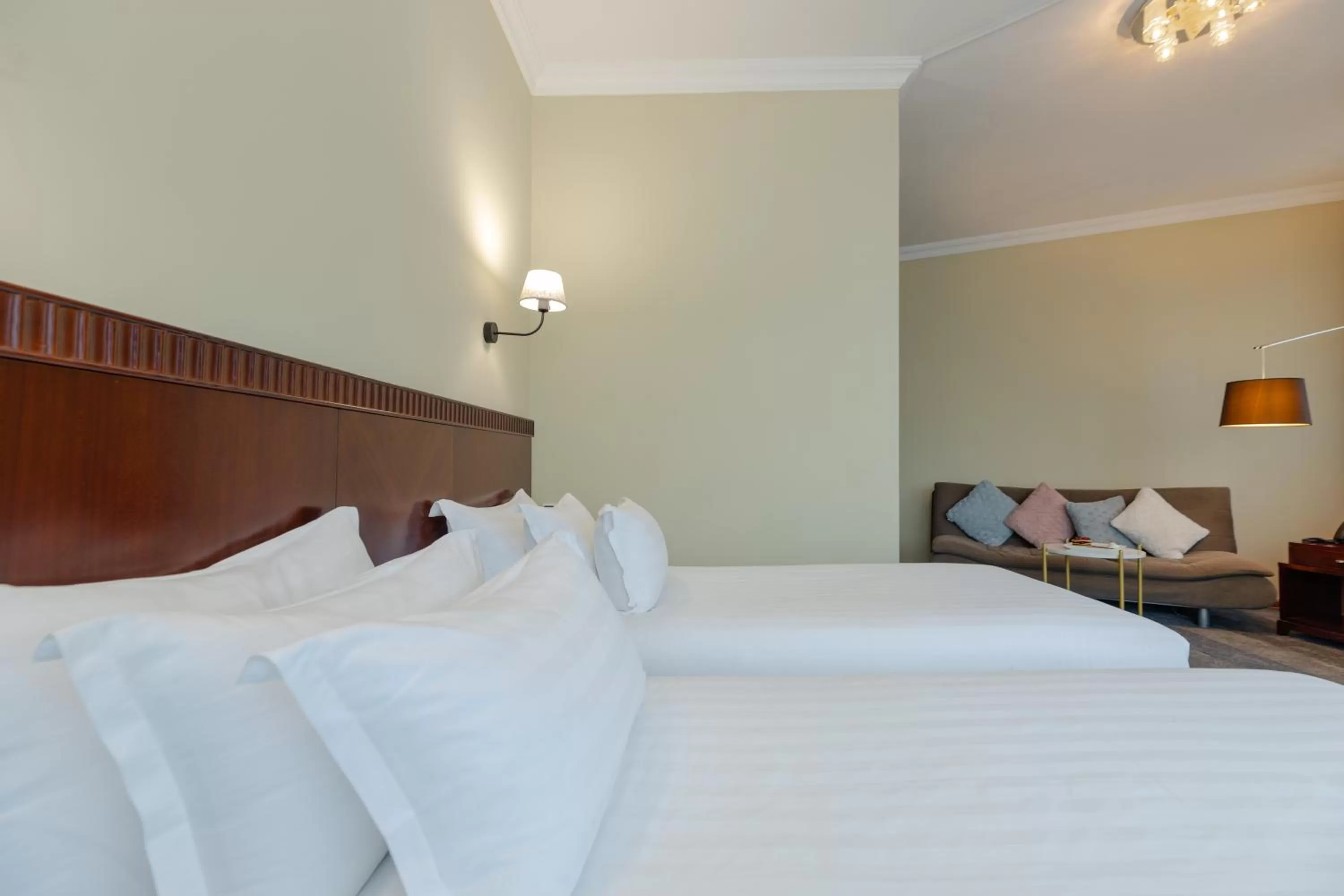 Bedroom, Bed in Hotel Aisi