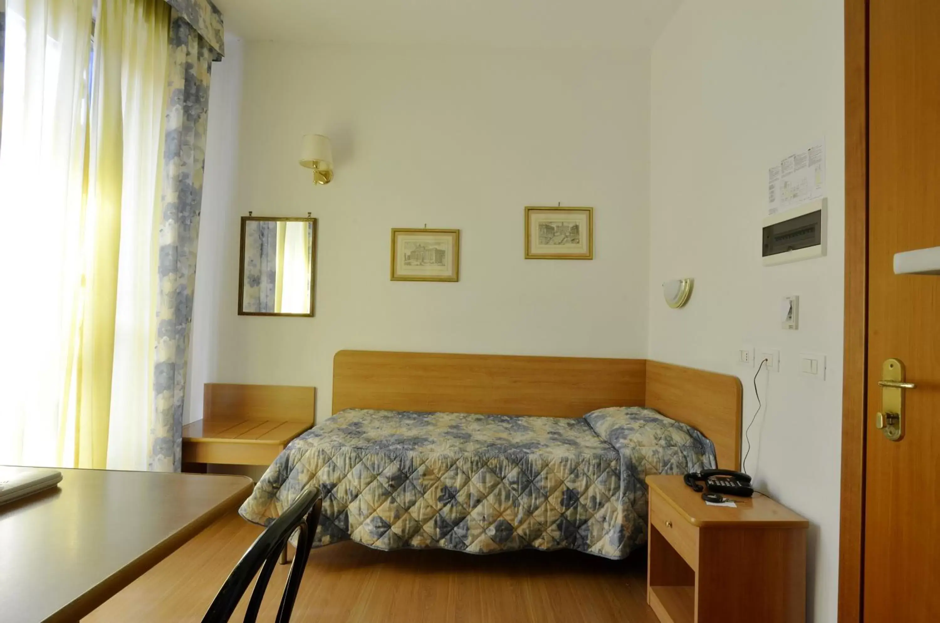 Bedroom, Room Photo in Hotel Tirreno