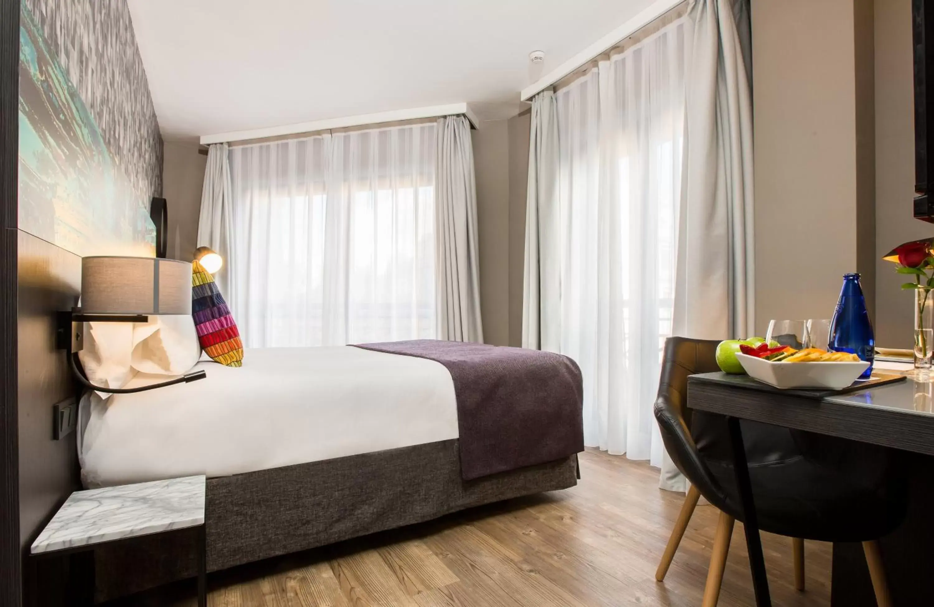 Photo of the whole room, Bed in Leonardo Boutique Hotel Madrid