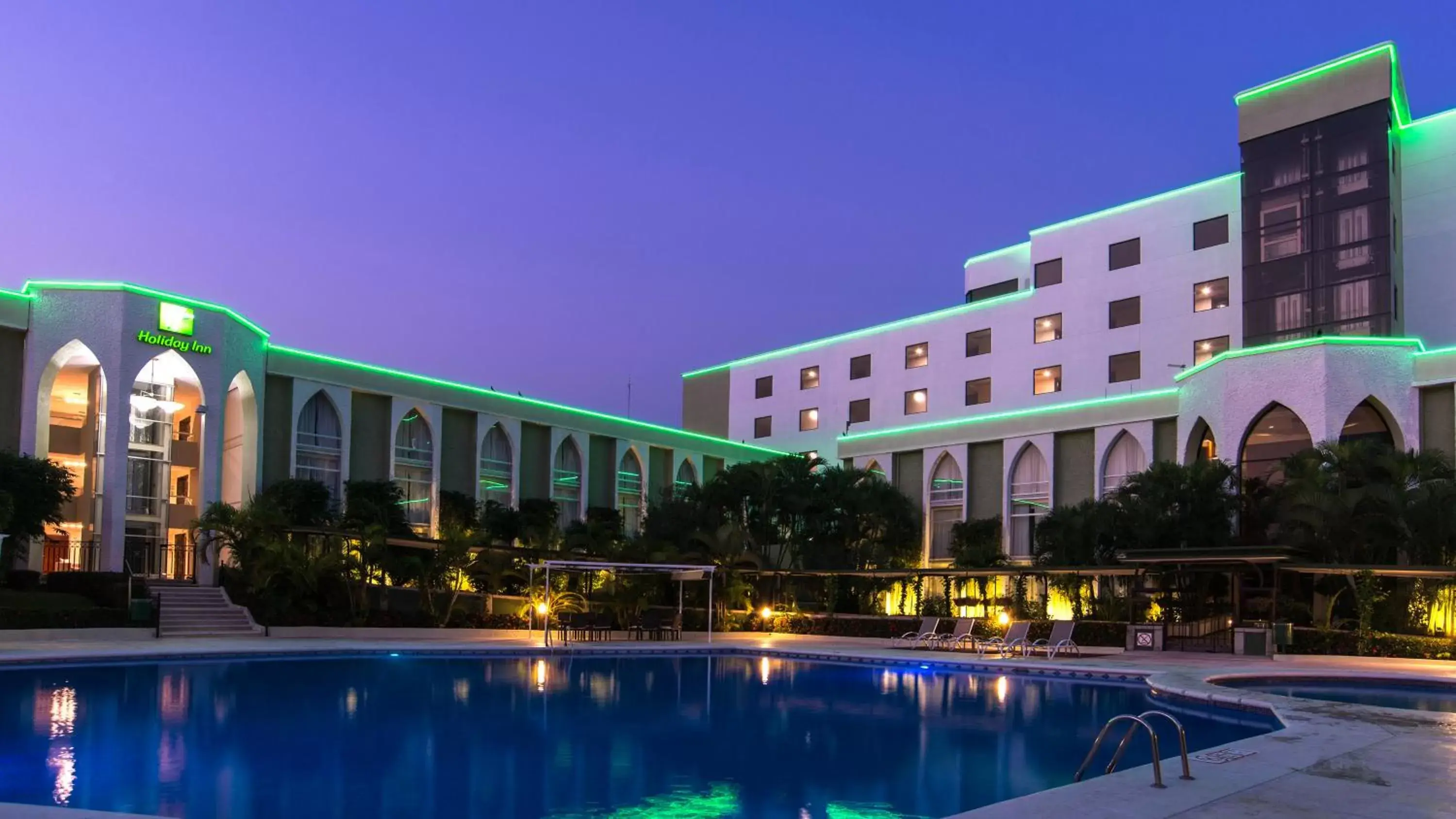 Property building, Swimming Pool in Holiday Inn Tuxtla Gutierrez, an IHG Hotel