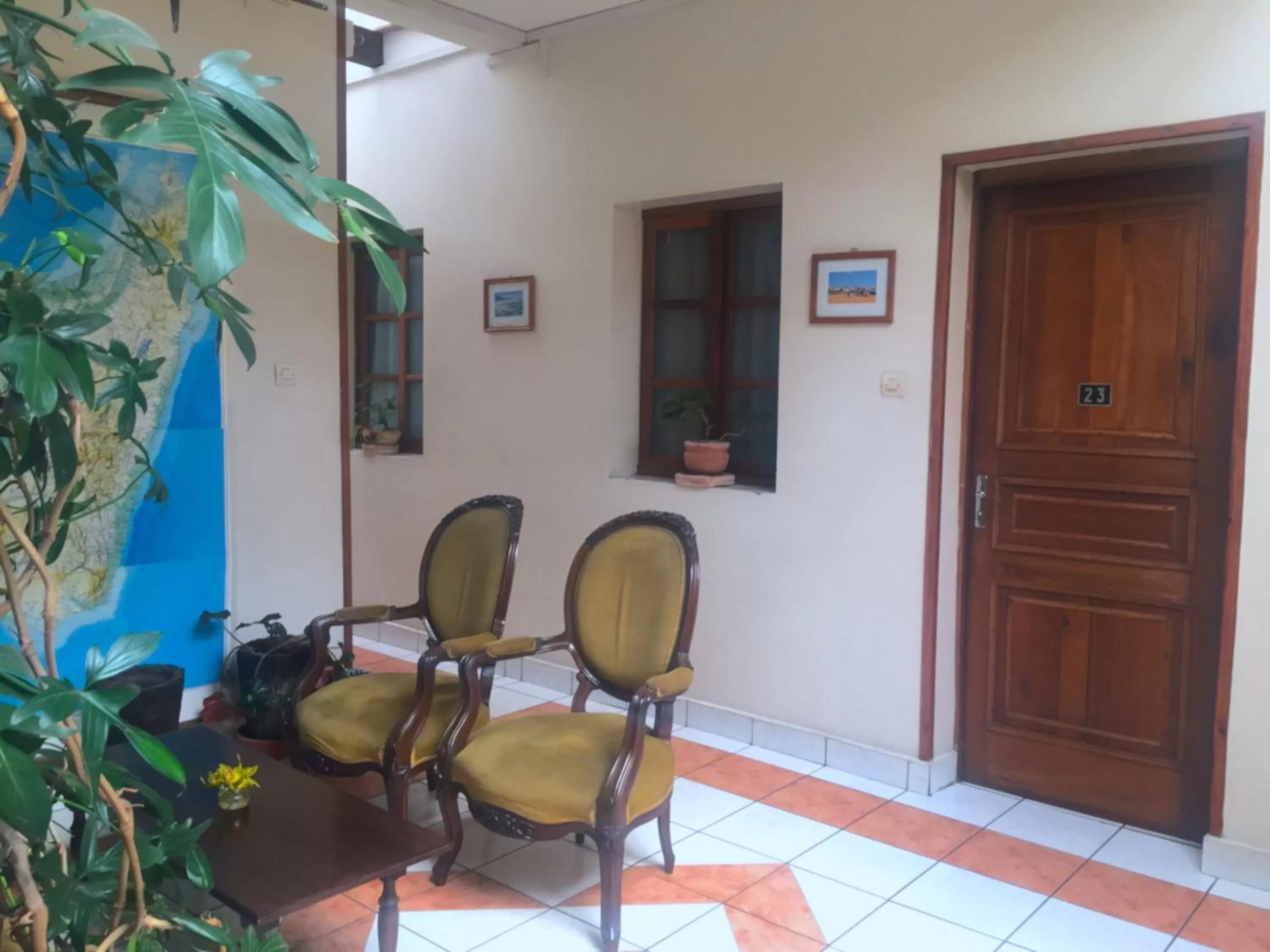 Restaurant/places to eat in TANA-JACARANDA