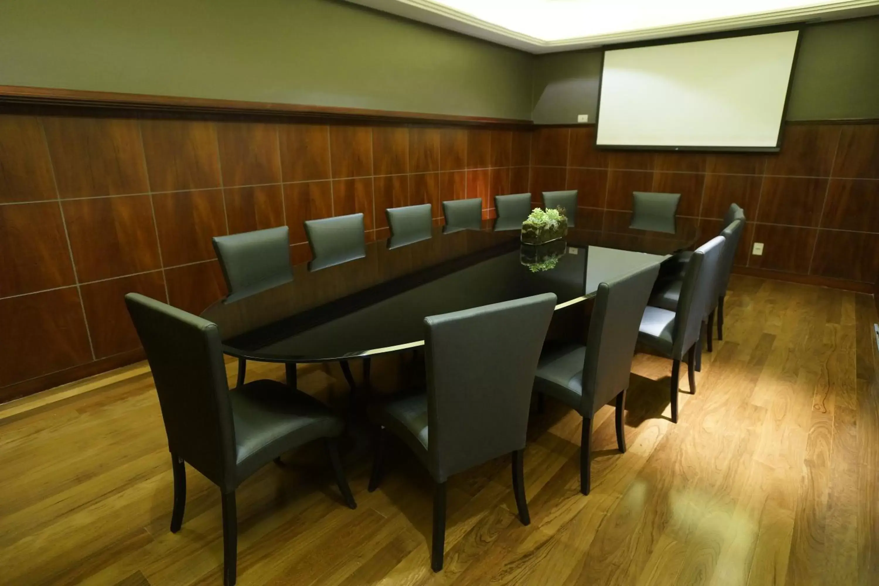 Restaurant/places to eat, Business Area/Conference Room in InterContinental São Paulo, an IHG Hotel