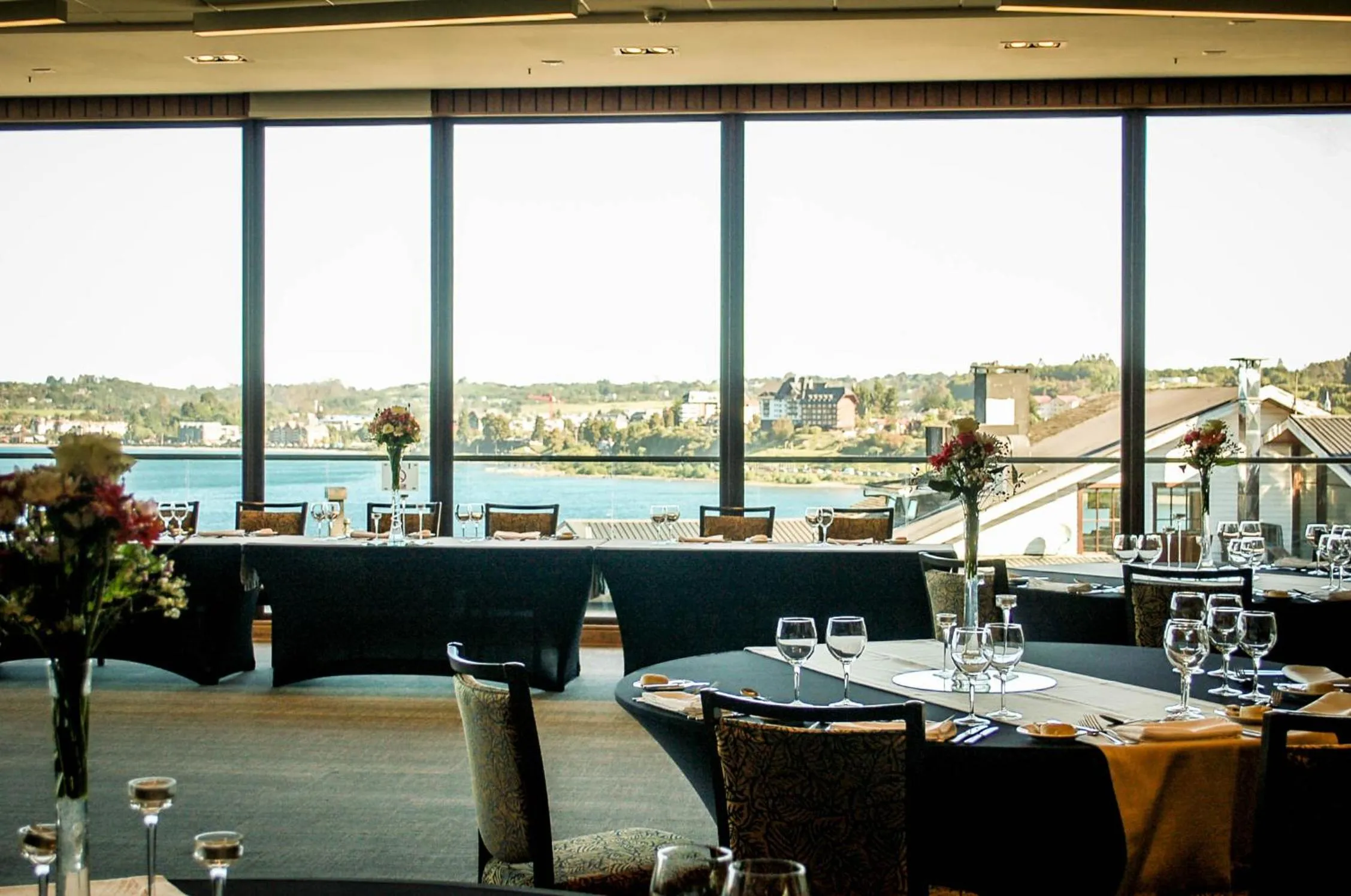 Property building in Hotel Cabaña Del Lago Puerto Varas