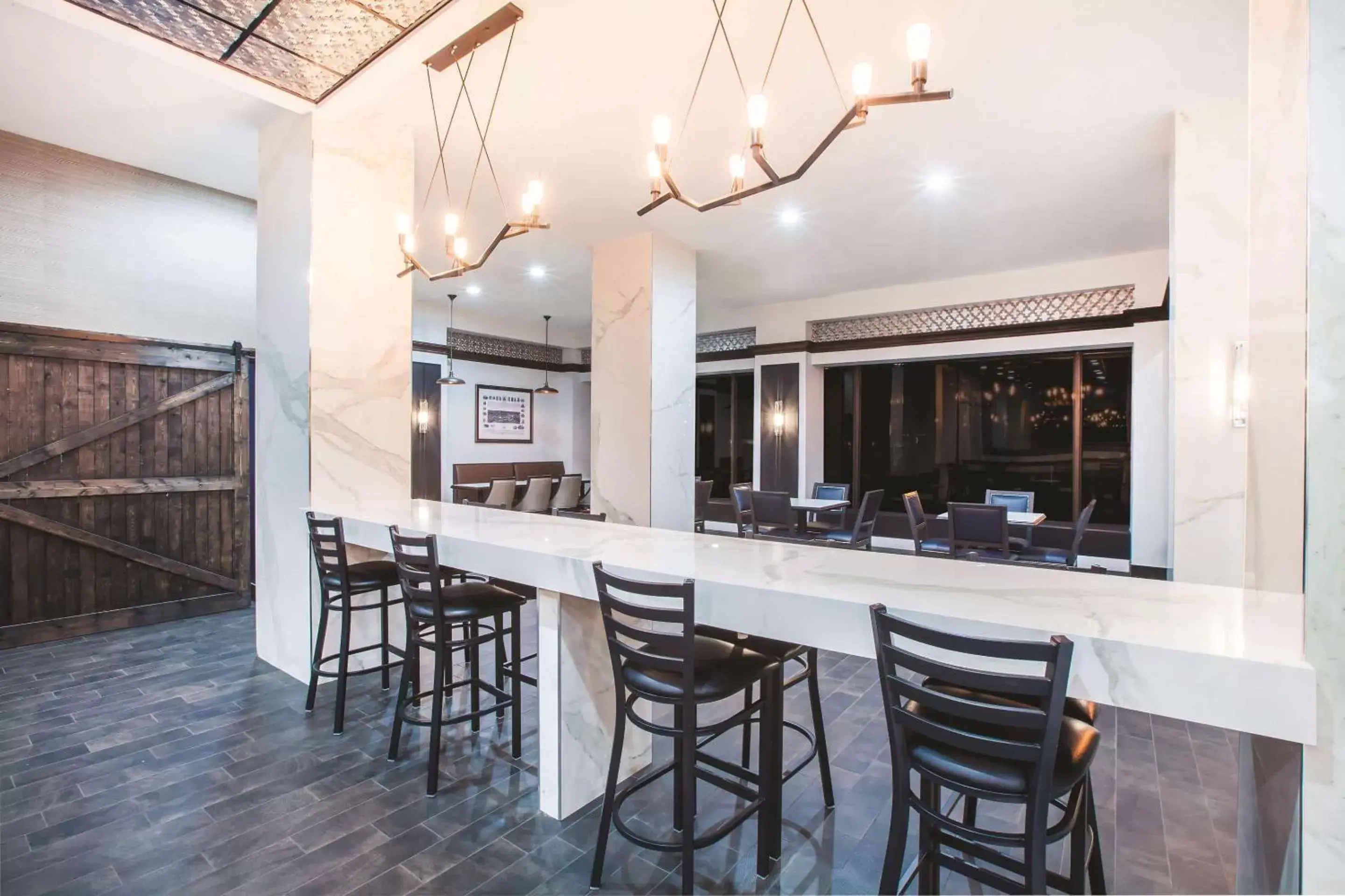 Restaurant/places to eat in Holiday Inn Express - Dallas Downtown by IHG Restaurant/places to eat in Holiday Inn Express - Dallas Downtown by IHG