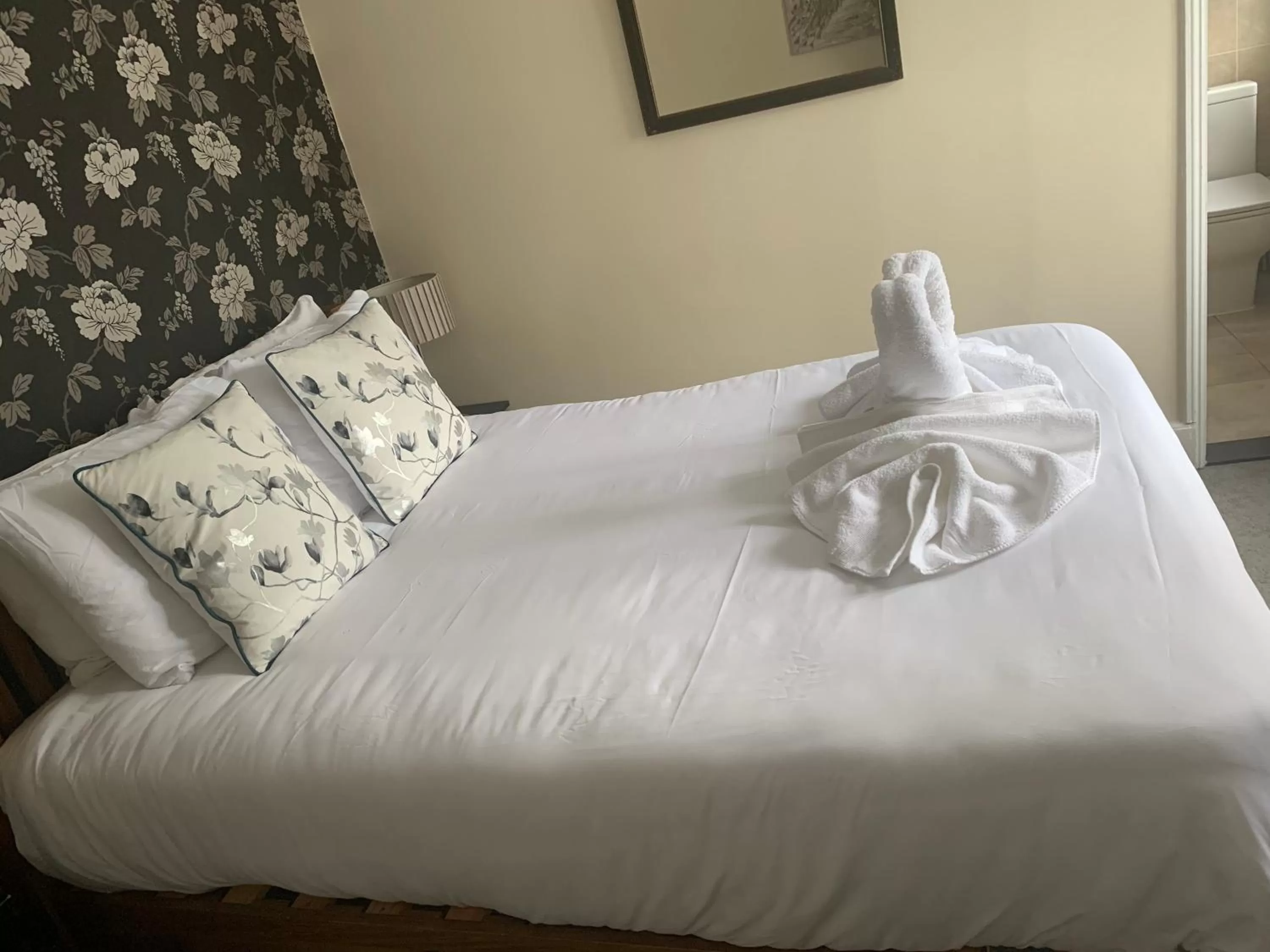 Bed in the swan stoford