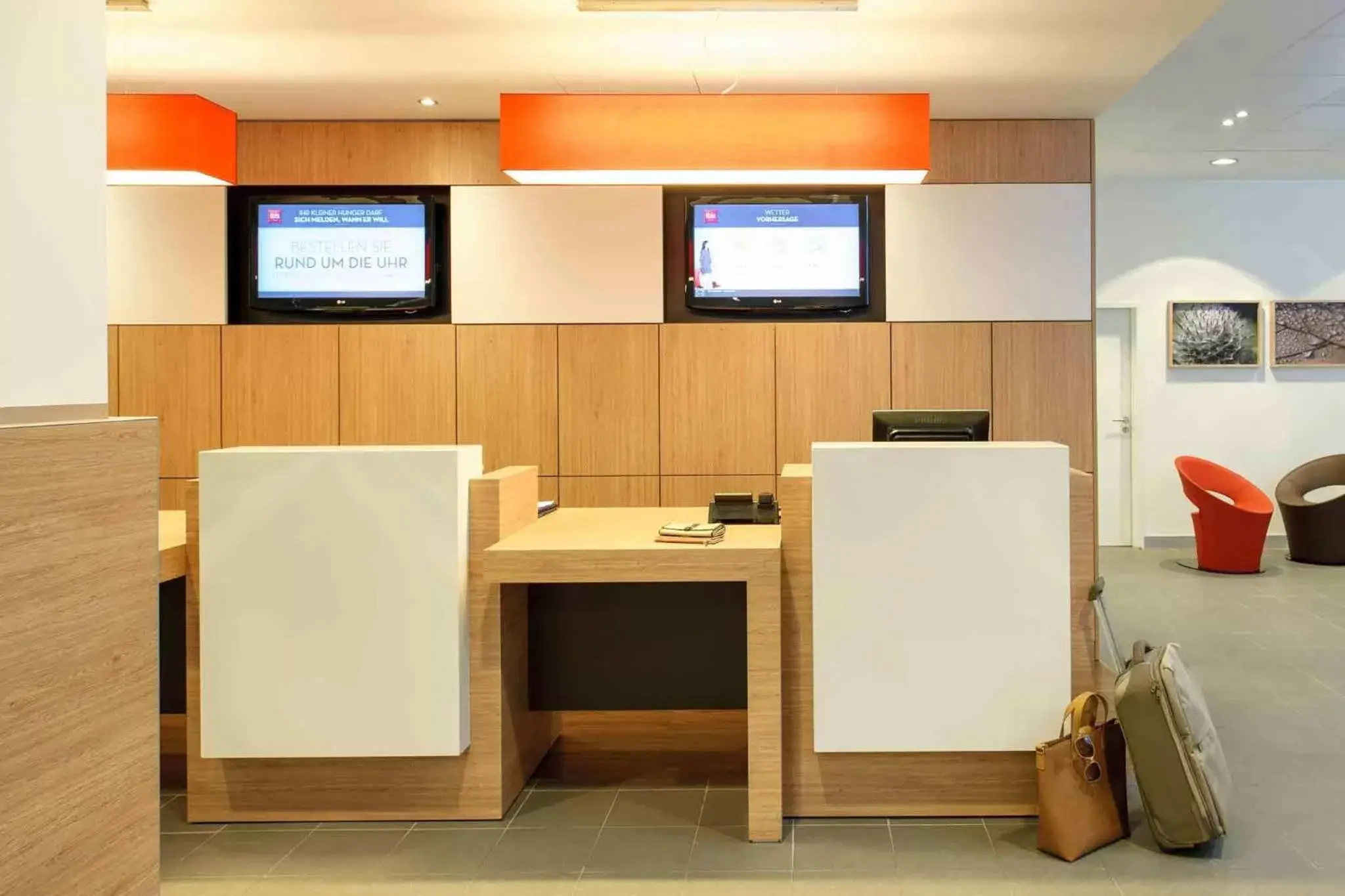 Lobby or reception in ibis Hotel Stuttgart City