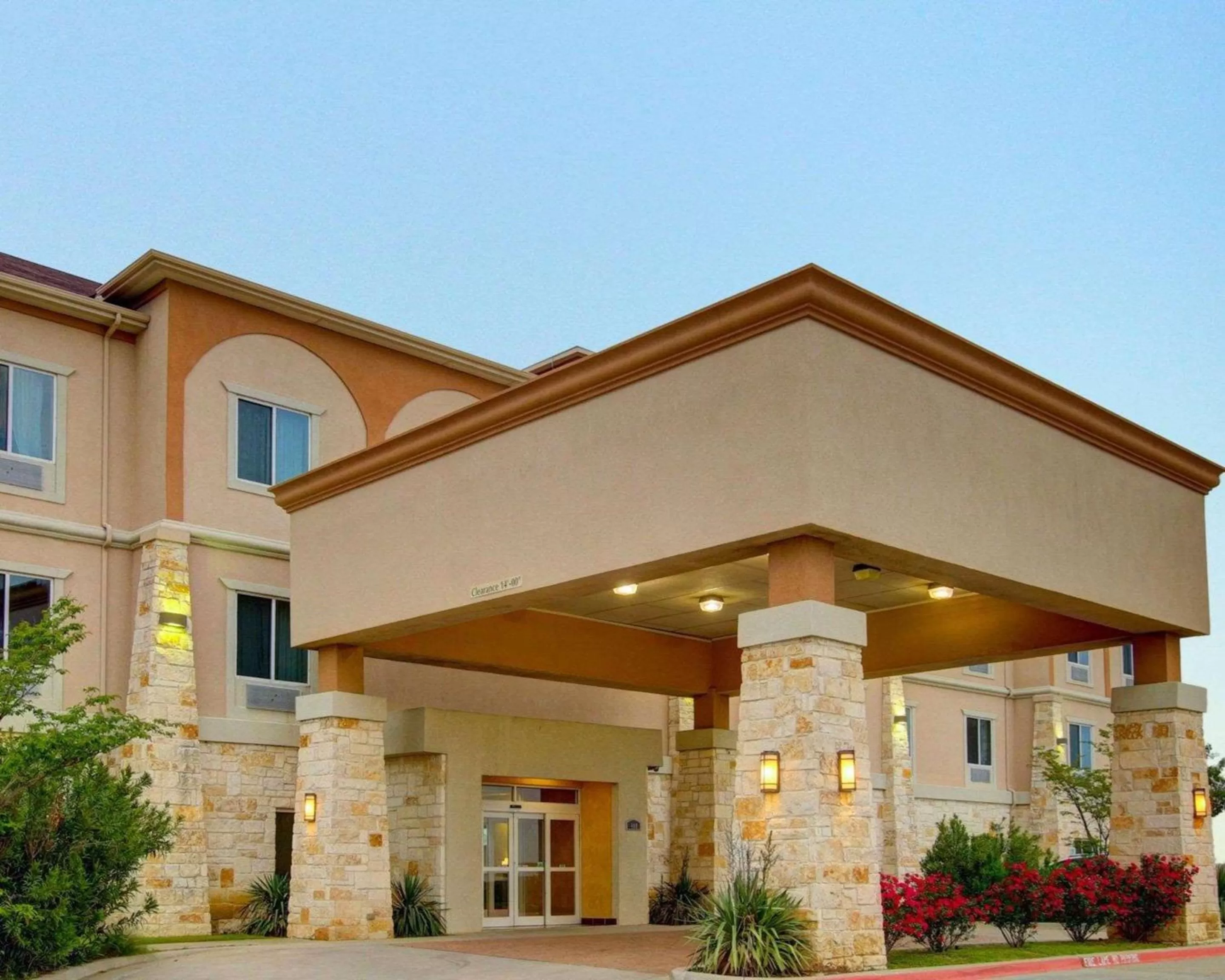 Property building in Comfort Inn & Suites Alvarado