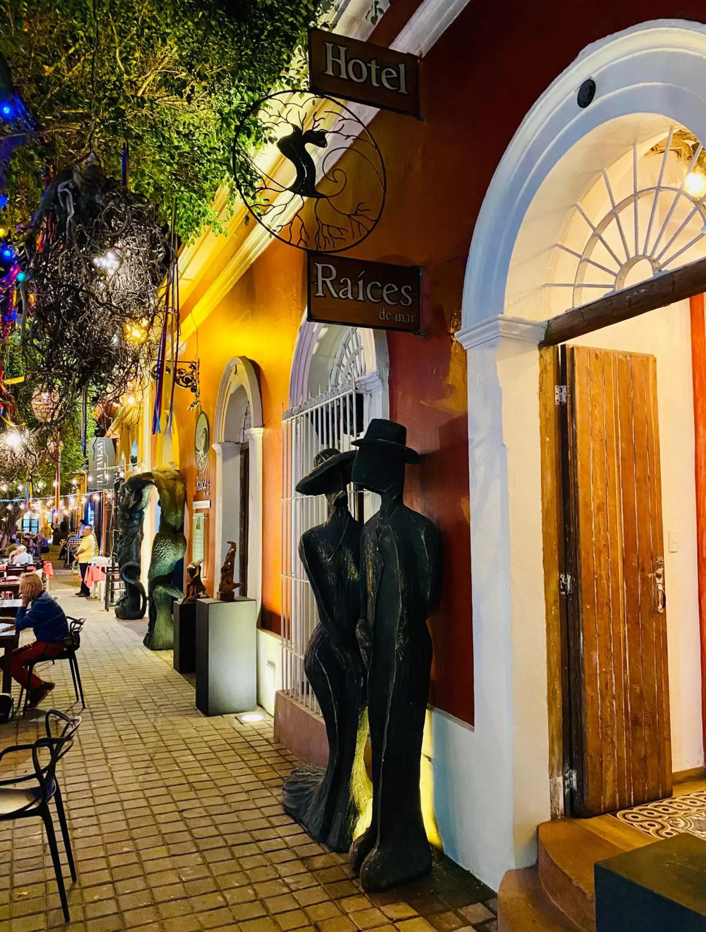 Facade/entrance in Hotel Raices de Mar