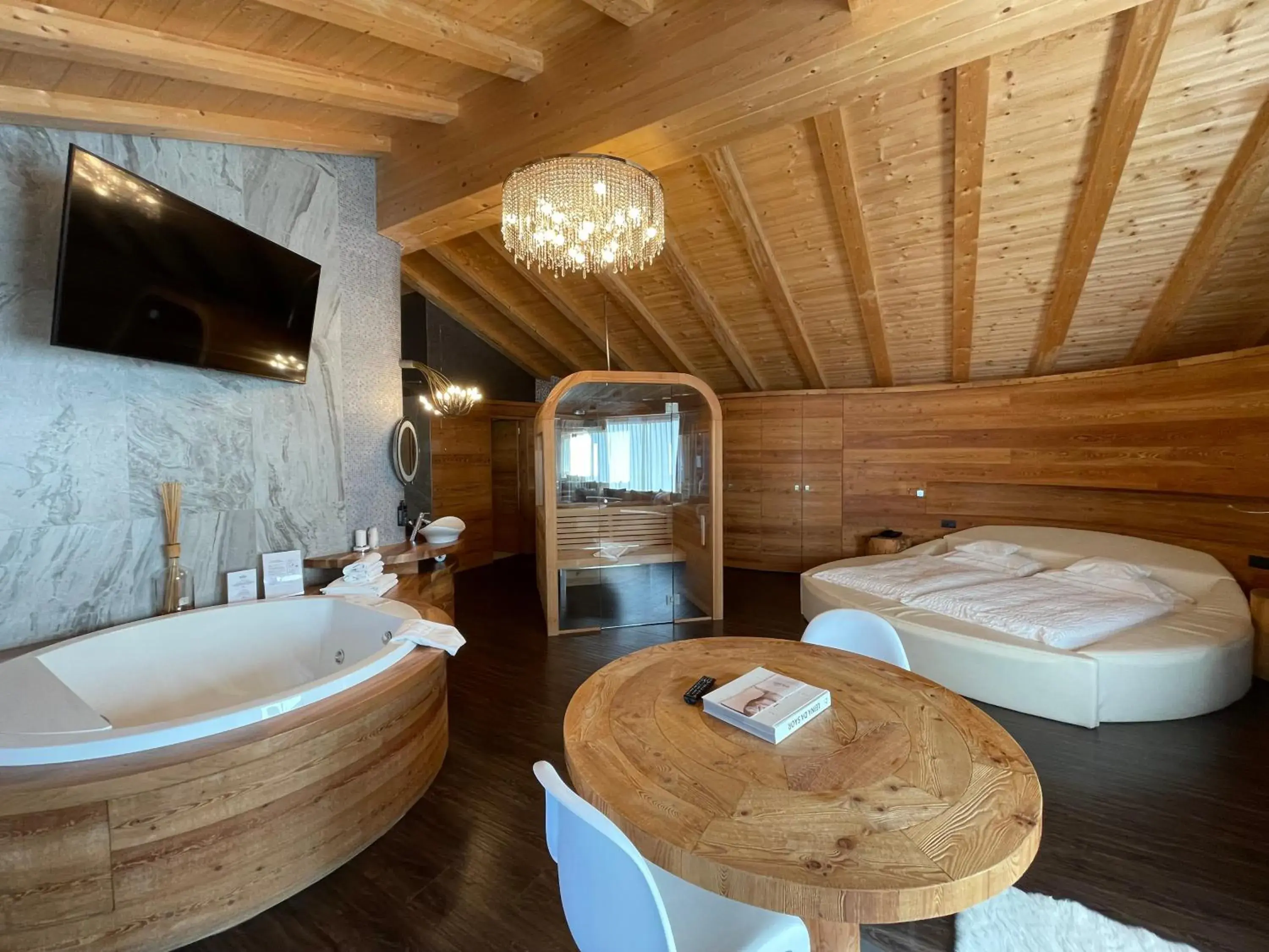 Hot Tub, Bathroom in Hotel Bivio