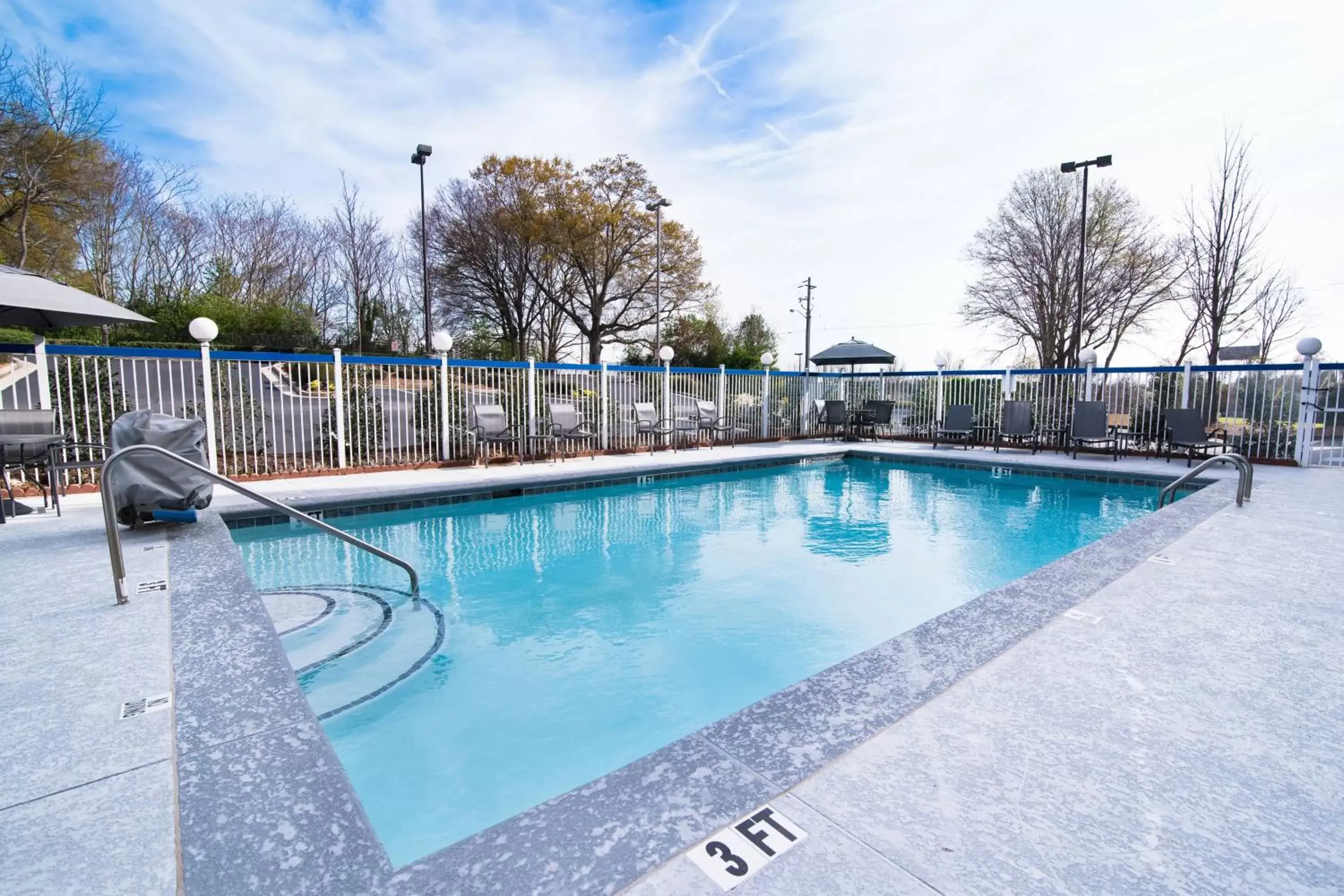 Swimming Pool in Fairfield Inn & Suites Atlanta Airport North