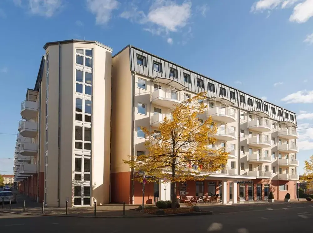 Facade/entrance, Property Building in Best Western Hotel Nürnberg City West