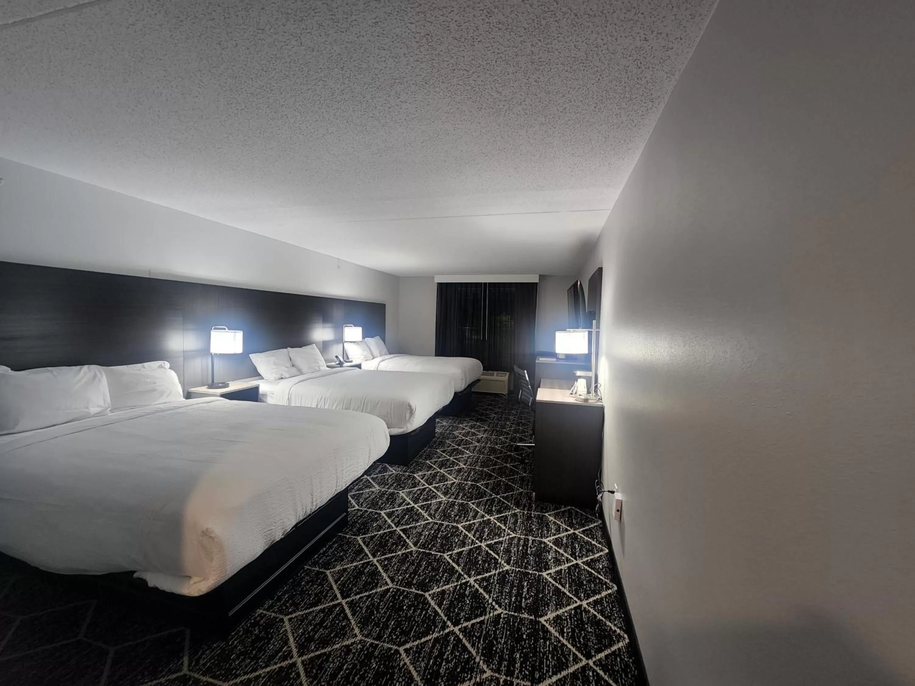 Queen Room in The George NY