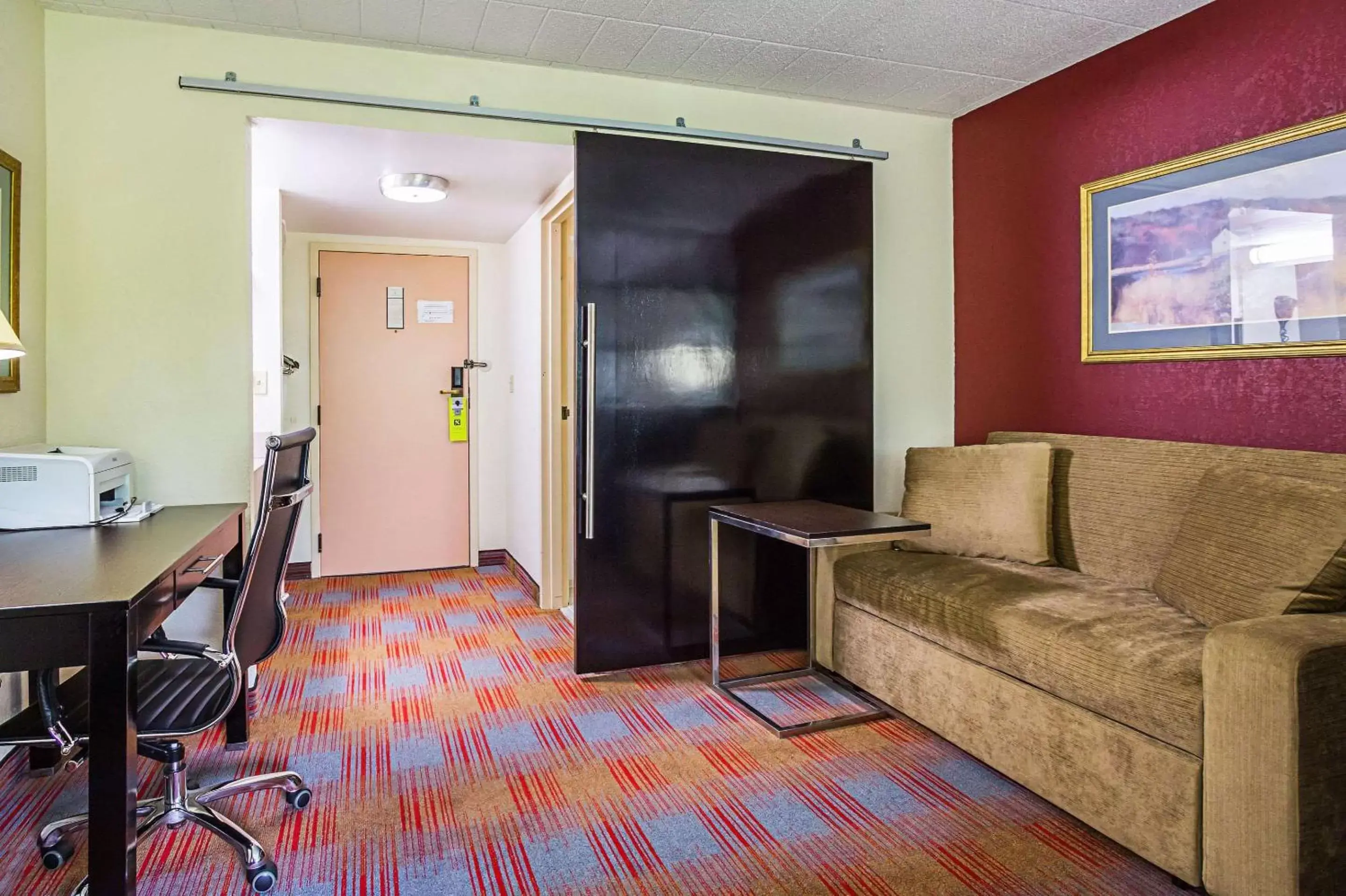 Photo of the whole room, Seating Area in Quality Inn & Suites Altoona Pennsylvania