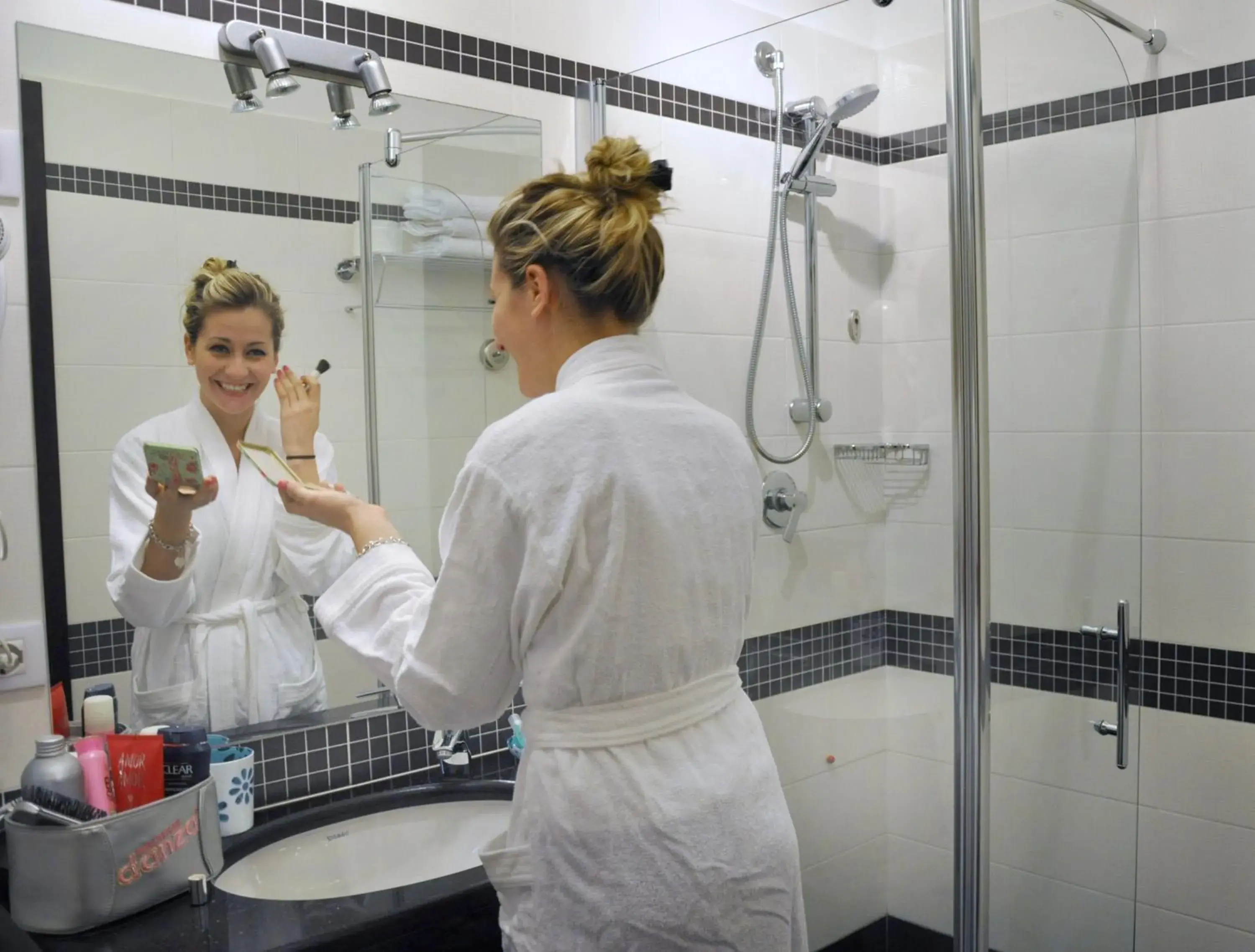 Shower, Bathroom in Hotel Eco Del Mare