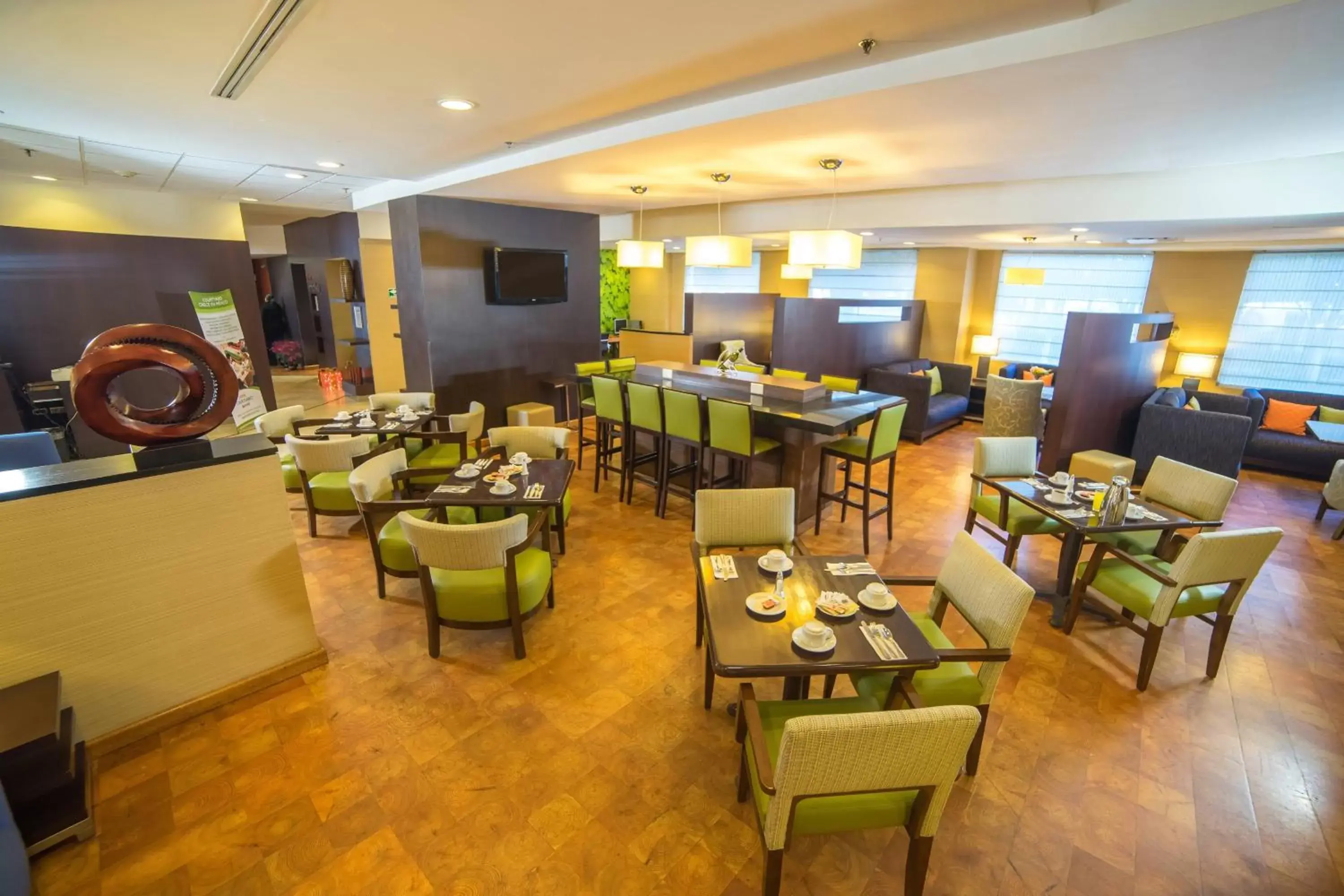 Lobby or reception, Restaurant/Places to Eat in Courtyard by Marriott Puebla Las Animas