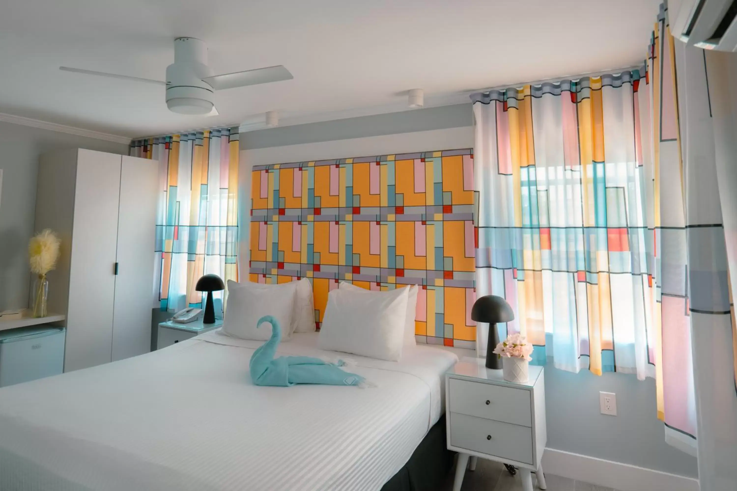 Bed in The Cove By Renzzi Bed in The Cove By Renzzi